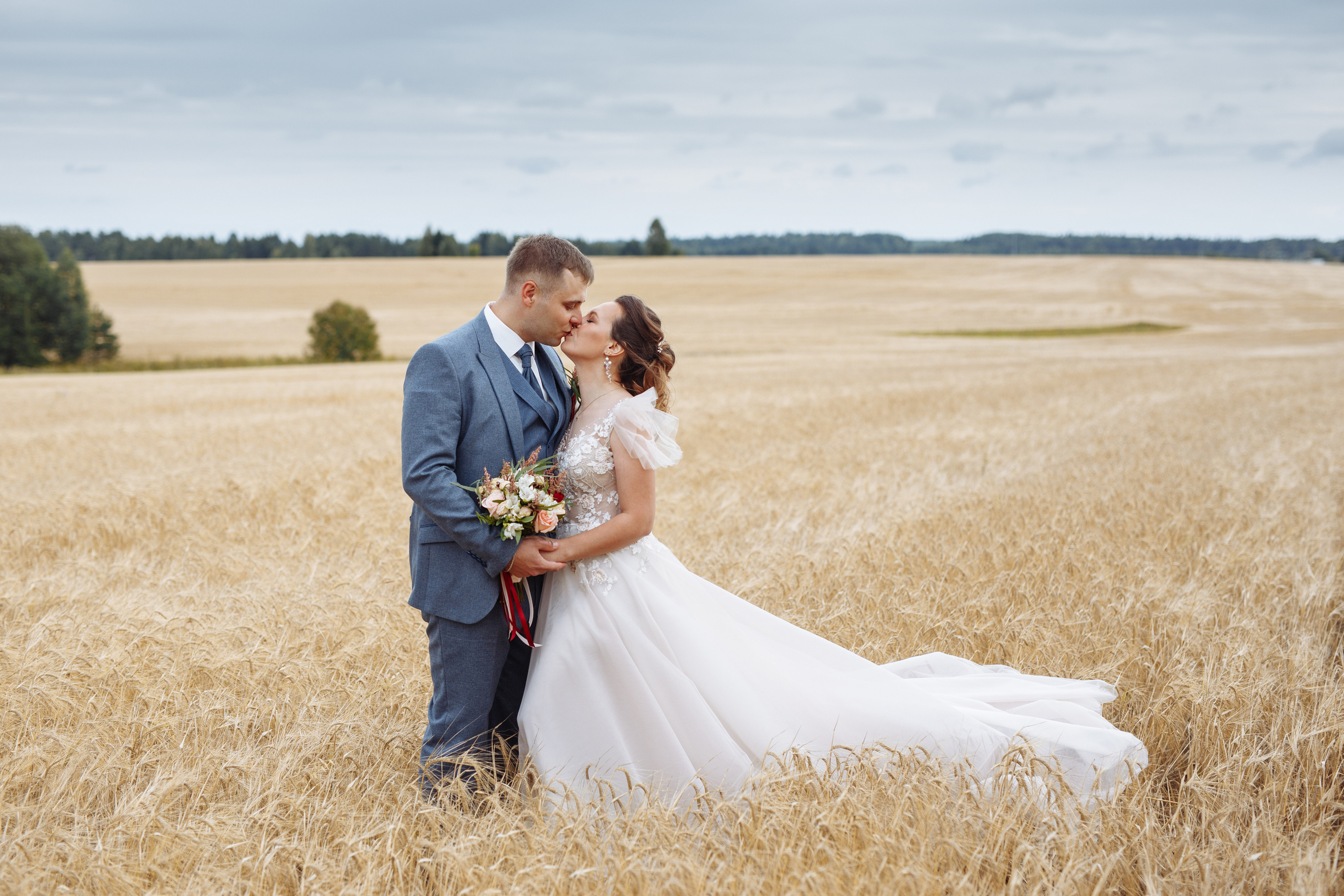 Современная свадебная фотография. Свадебный фотограф Ижевск. Свадьба в Ижевске. Ижевск свадьба. Стильная свадебная фотография. Фотограф в Ижевске