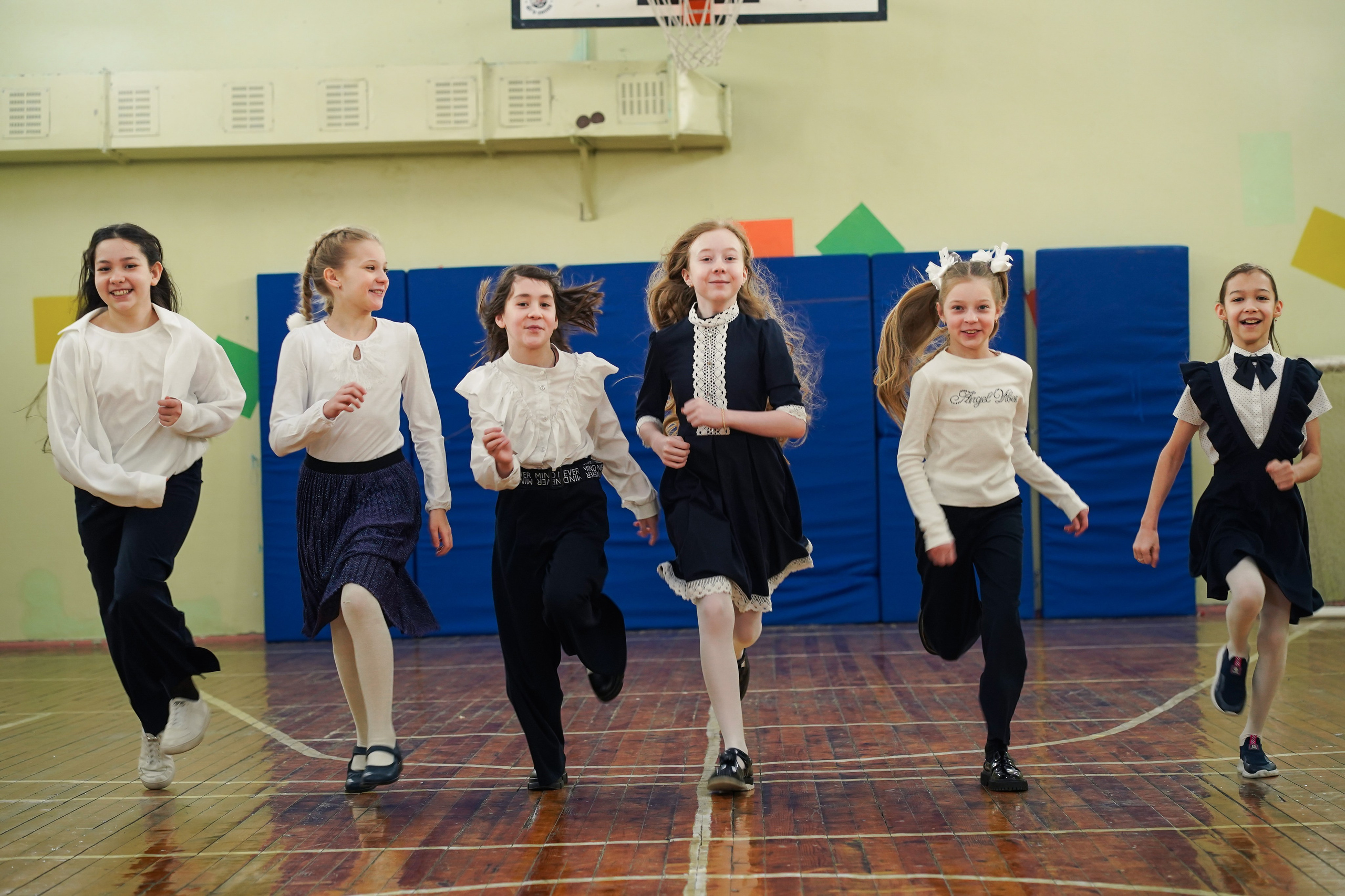 Выпускные альбомы, 4 класс Школа № 175 школьная фотосессия. Семейный и портретный фотограф в Екатеринбурге Анна Лобанова