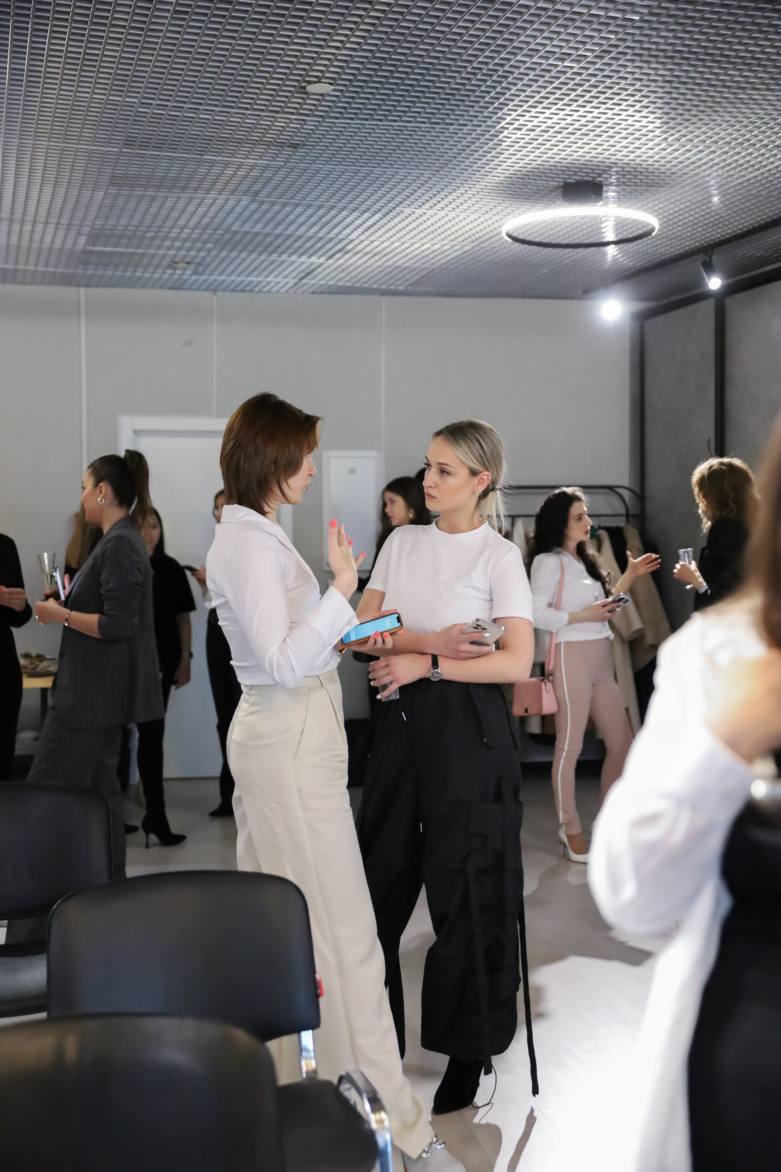 КОНФЕРЕНЦИЯ ВЫПУСКНИКОВ ШКОЛЫ ПРОДЮСИРОВАНИЯ АННЫ НОВИКОВОЙ. Фотограф мероприятий Ирина Каширина