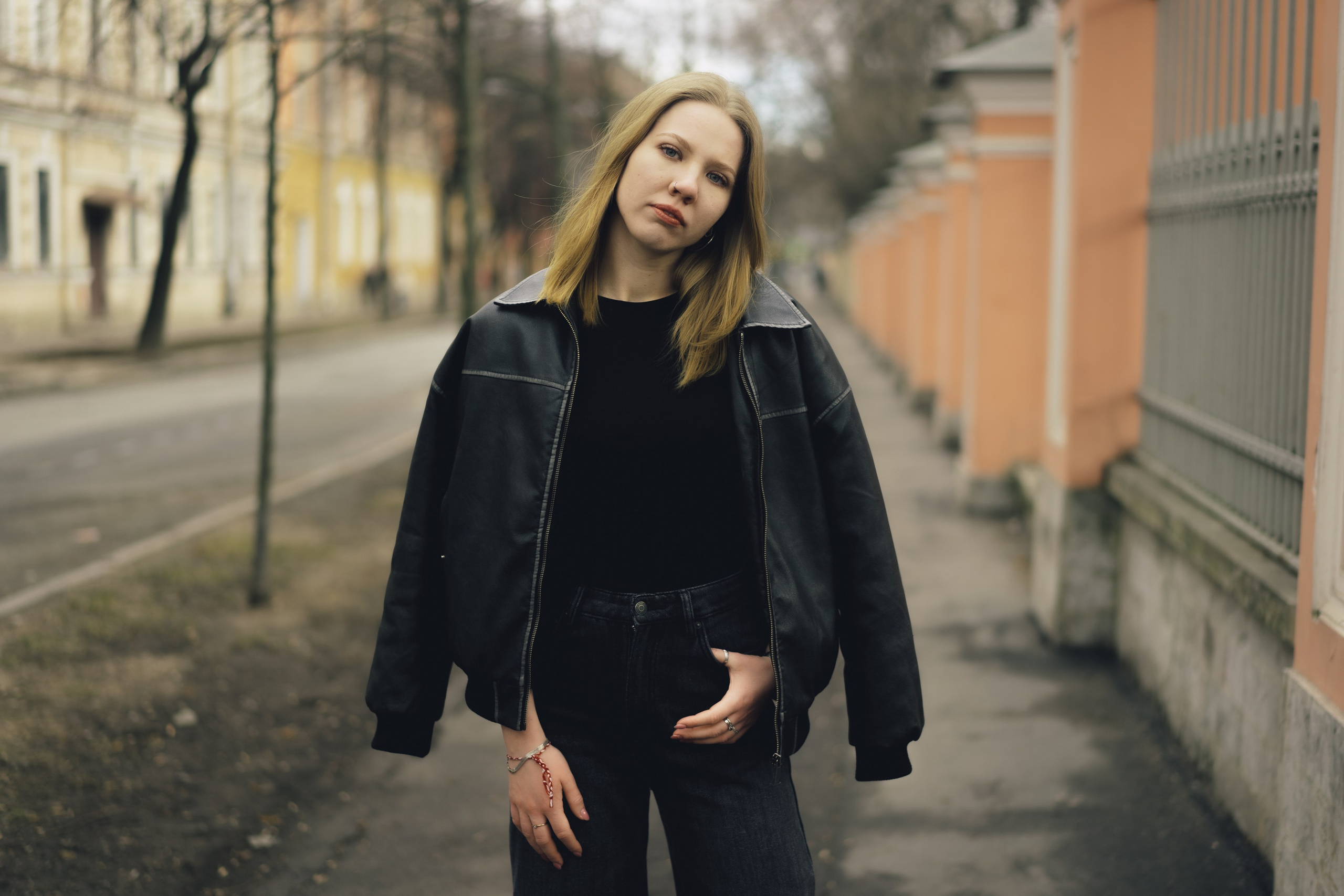 Прогулочная фотосессия по Обводному каналу. Виктория Спорова. Ваш портретный фотограф в Санкт-Петербурге