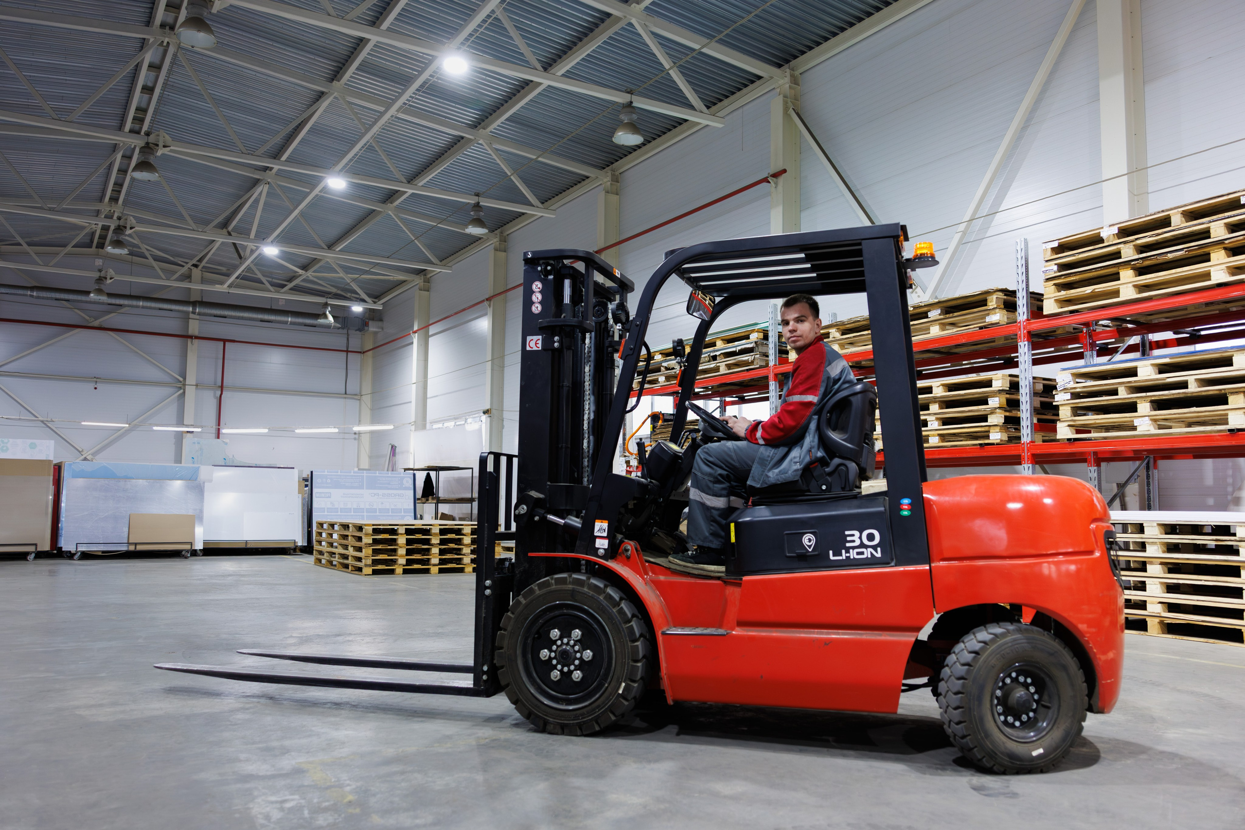 Съемка контента для рекламно-производственной фирмы «Дека» (2025). Репортажный и портретный фотограф в Ярославле Константин Горбачев