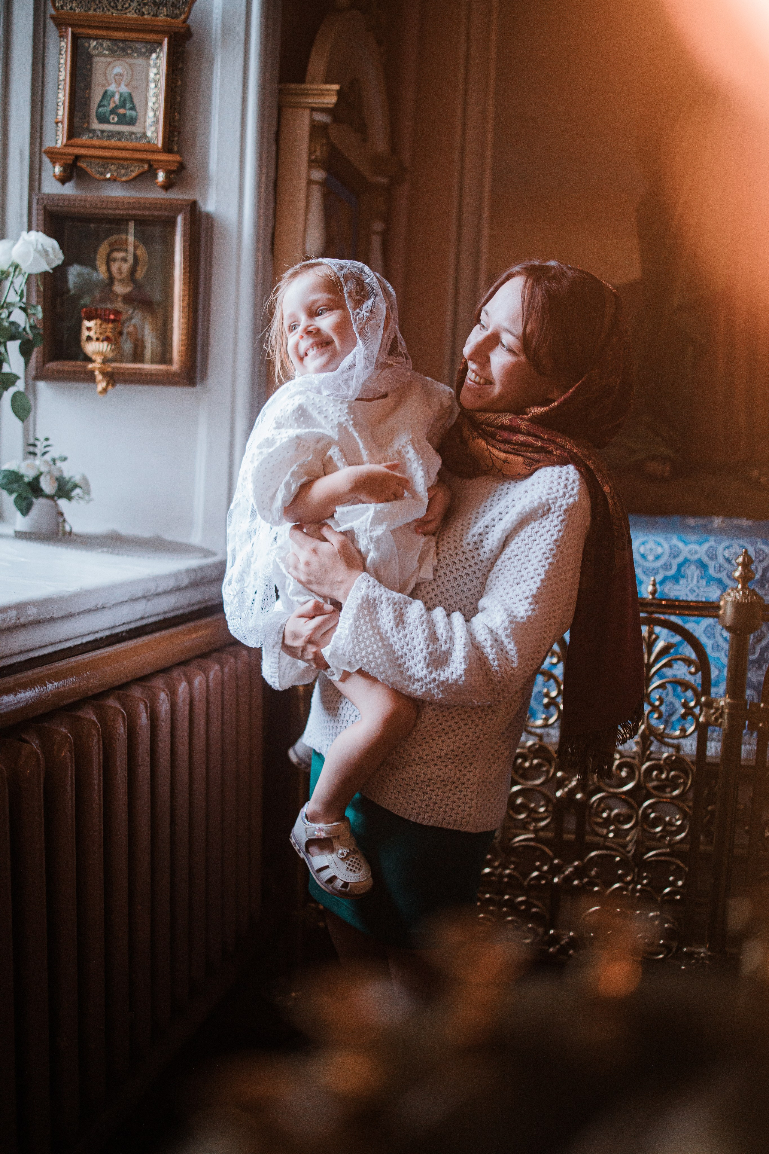 Красивое крещение ребенка в церкви. Выпускные альбомы в Серпухове