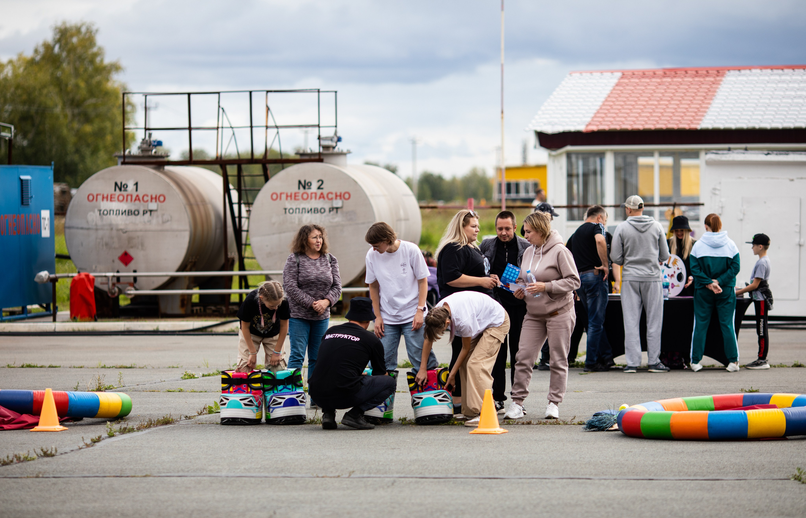 УЗСТ- Корпоративный тимбилдинг на аэродроме. Репортажный и свадебный фотограф в Челябинске Елисеев Павел