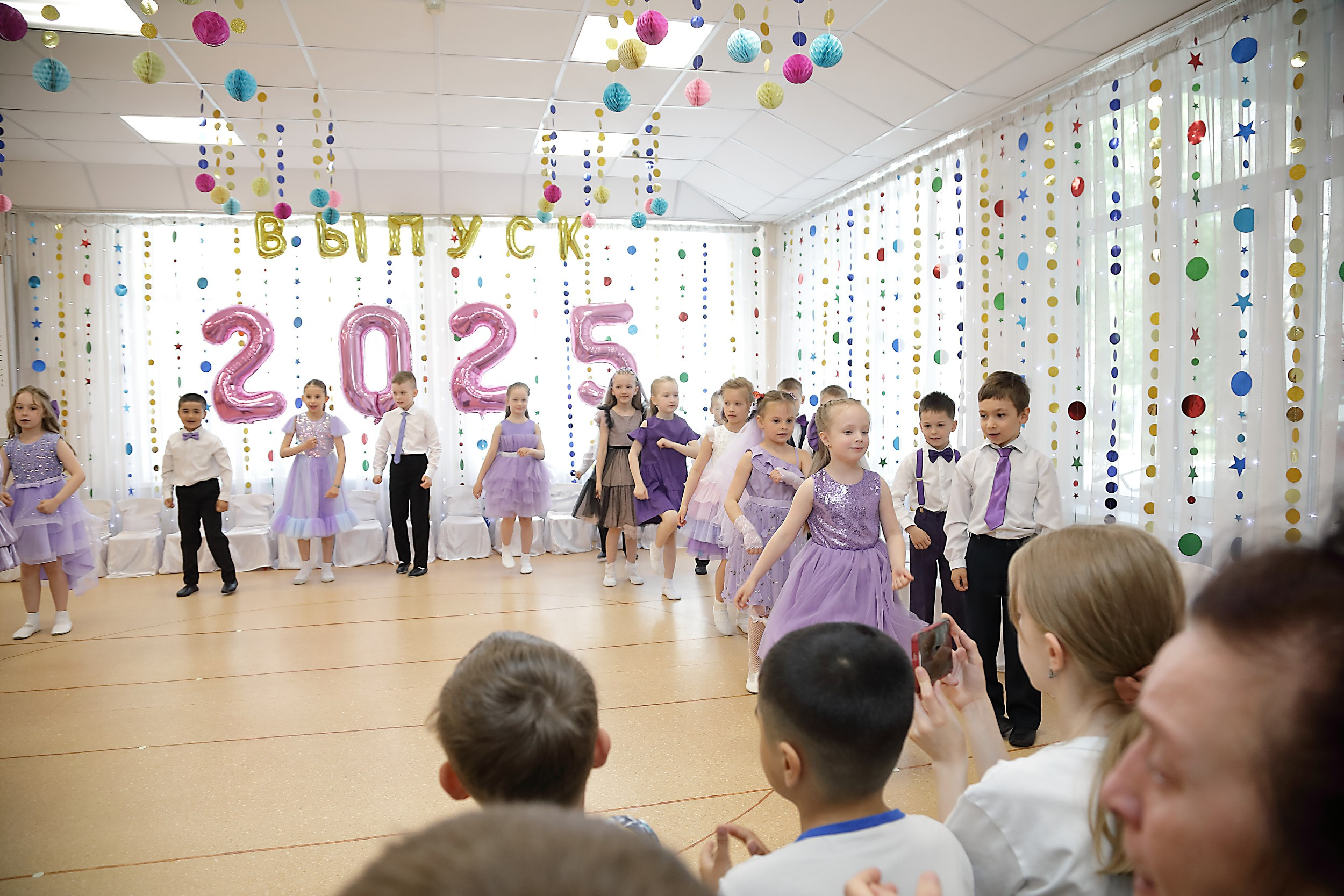 Фотосессия выпускного в детском саду. Свадебный и семейный фотограф и видеограф в Екатеринбурге Полянские Тимур и Анастасия