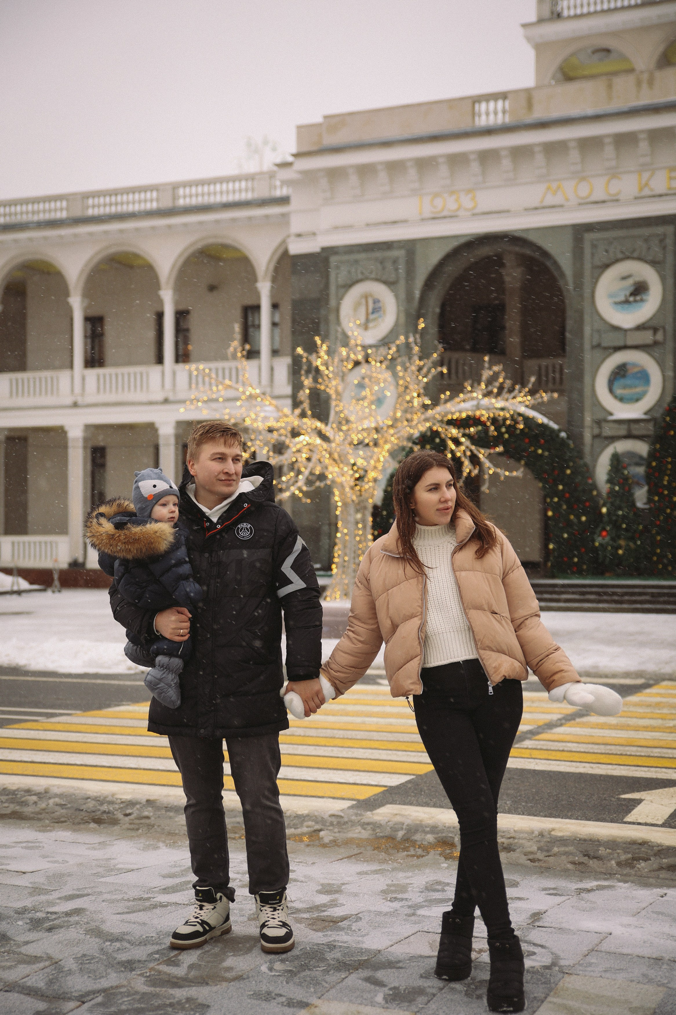 Семейная фотосессия прогулка. Фотограф Владимир Москва