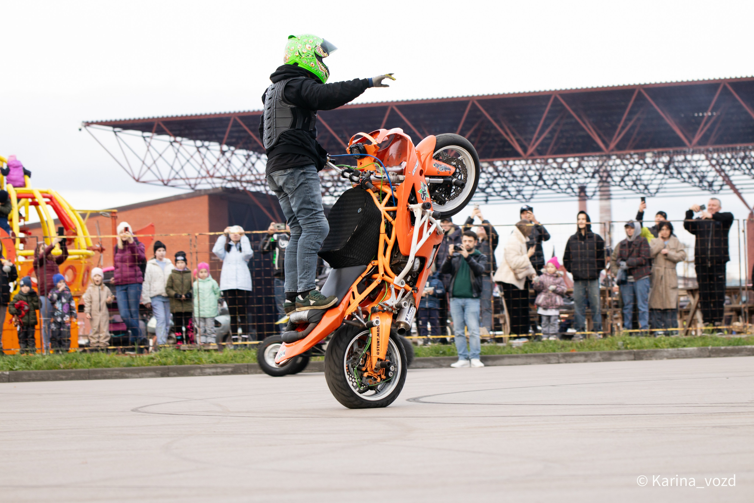 Выступление команды МОТО ШОУ SMT (Стантрайдинг, мотошоу). Репортажный фотограф в Москве и Зеленограде Karina-vozd