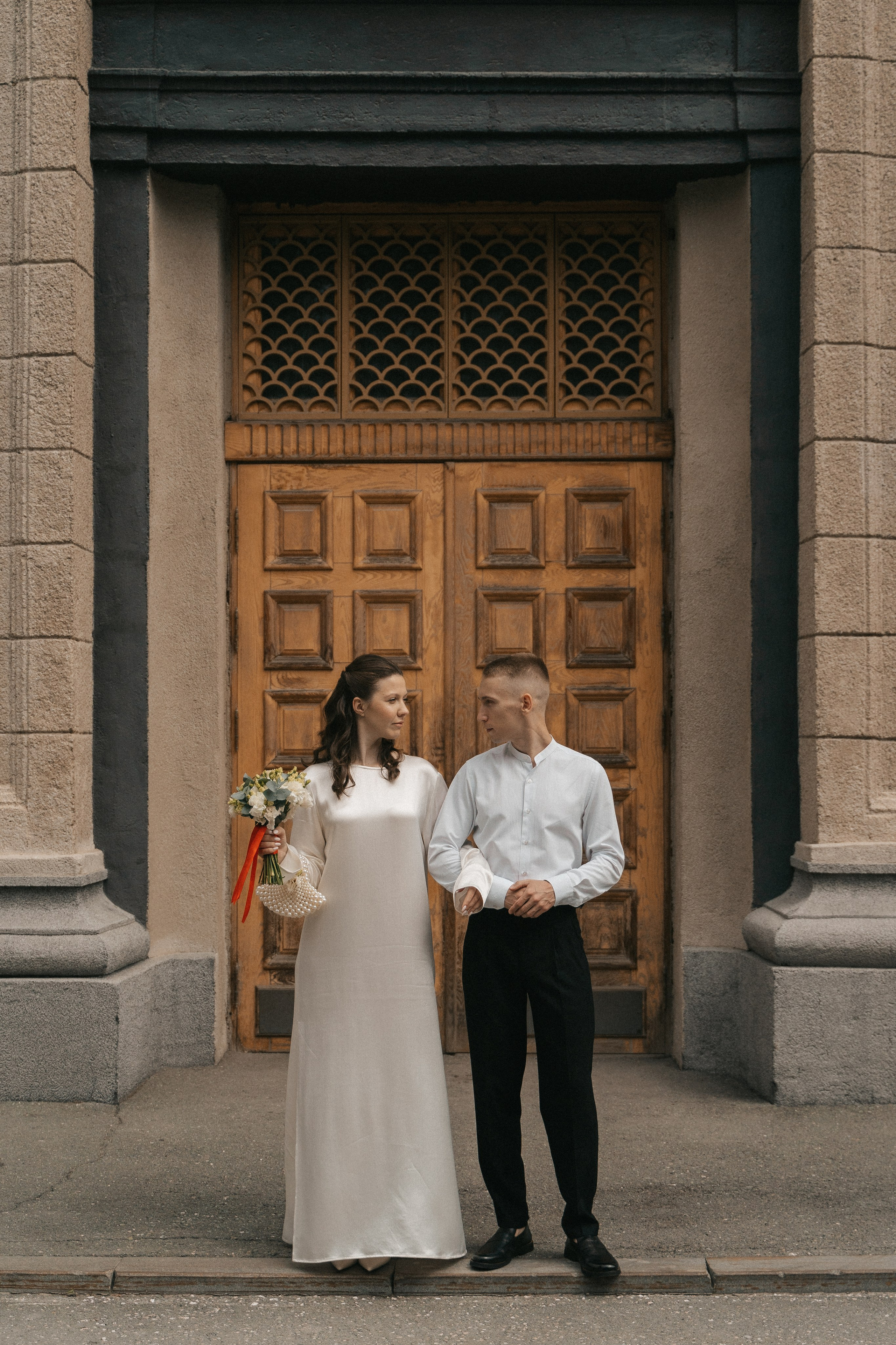 Никита и Аня в городе. Семейный, портретный фотограф Новосибирск. Оля Адова