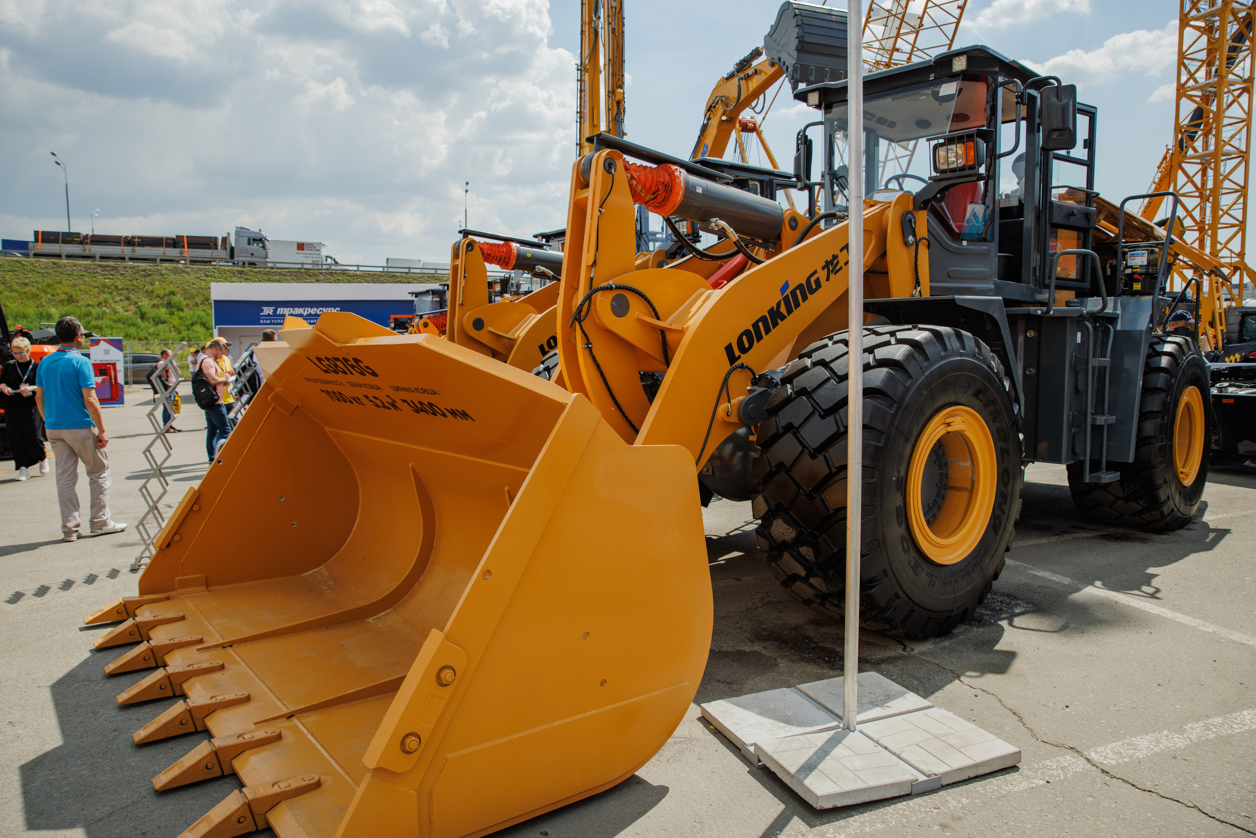 Выставка Спец. Техники. Фотограф Москва Шептаев Артём
