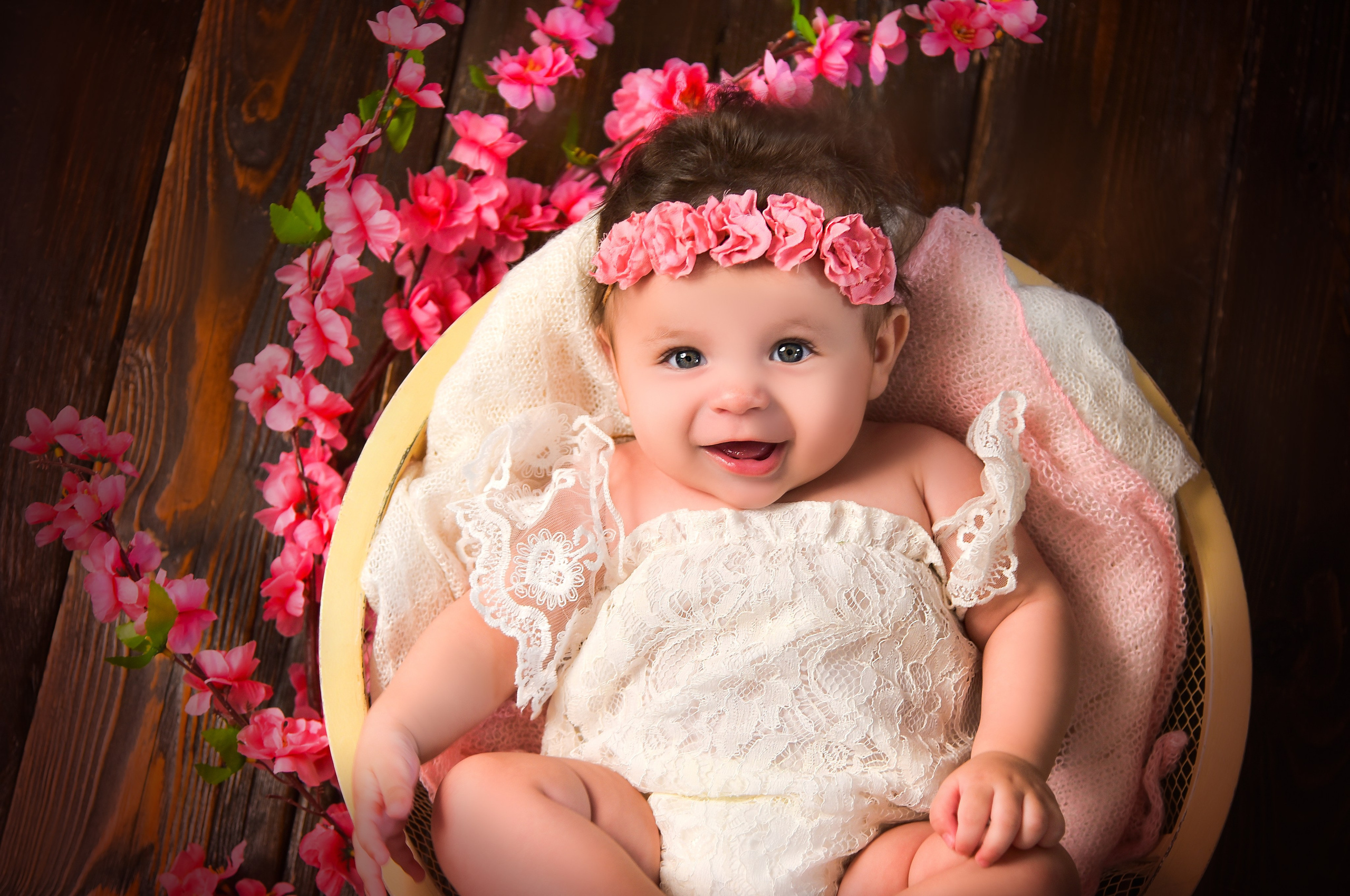 Малышки Антураж