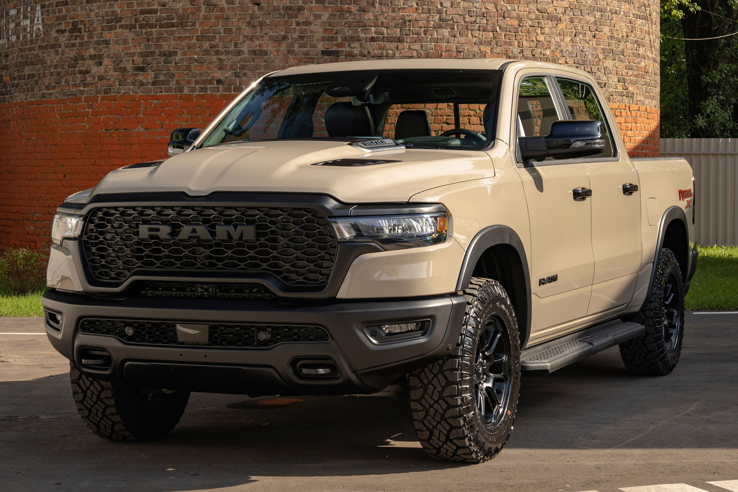 Фотосессия с мотоциклами и автомобилями. Предметный фотограф в Москве и Московской области