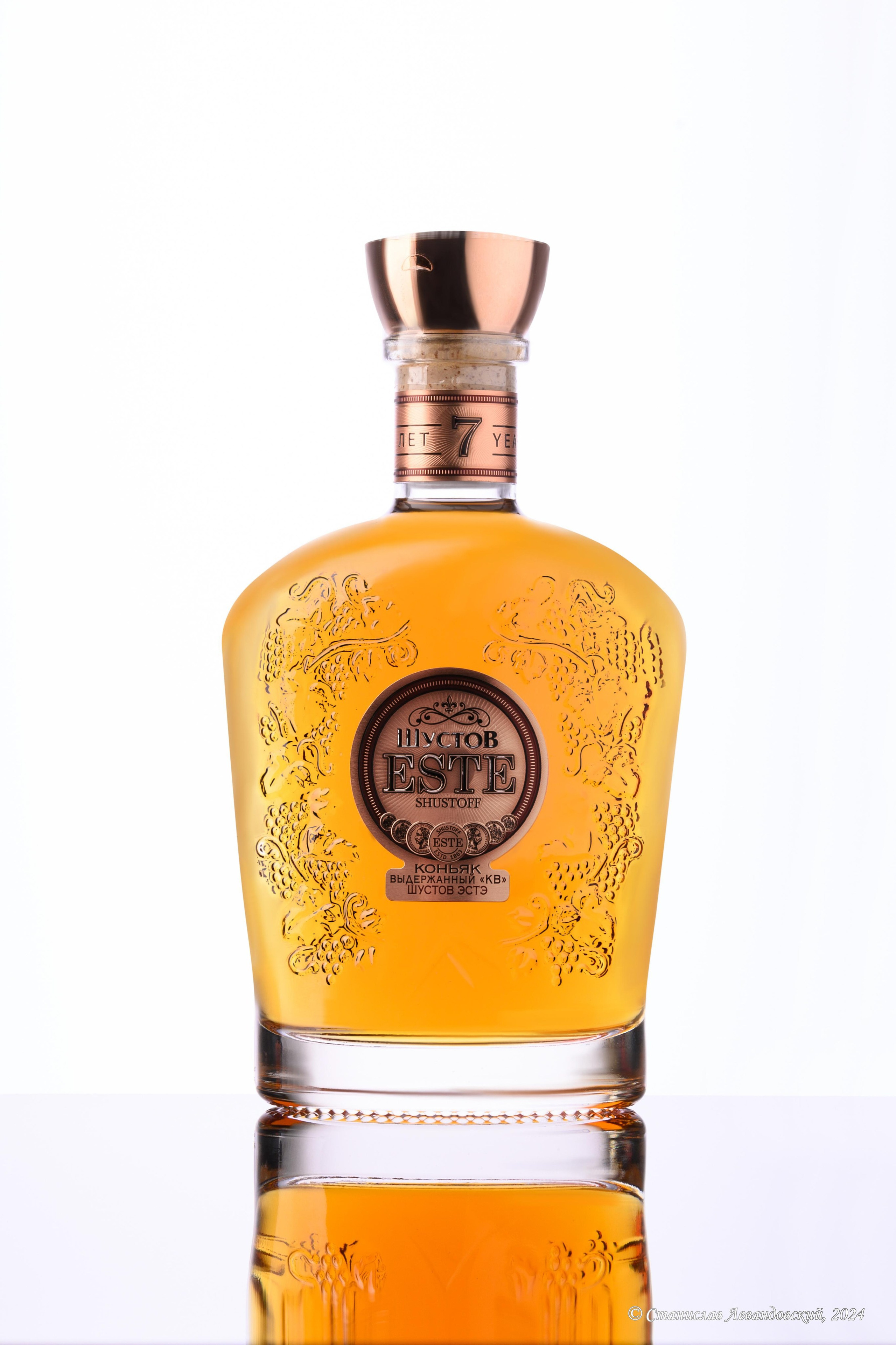 Предметы с глянцевой поверхностью. Предметный фотограф в Москве Станислав Левандовский