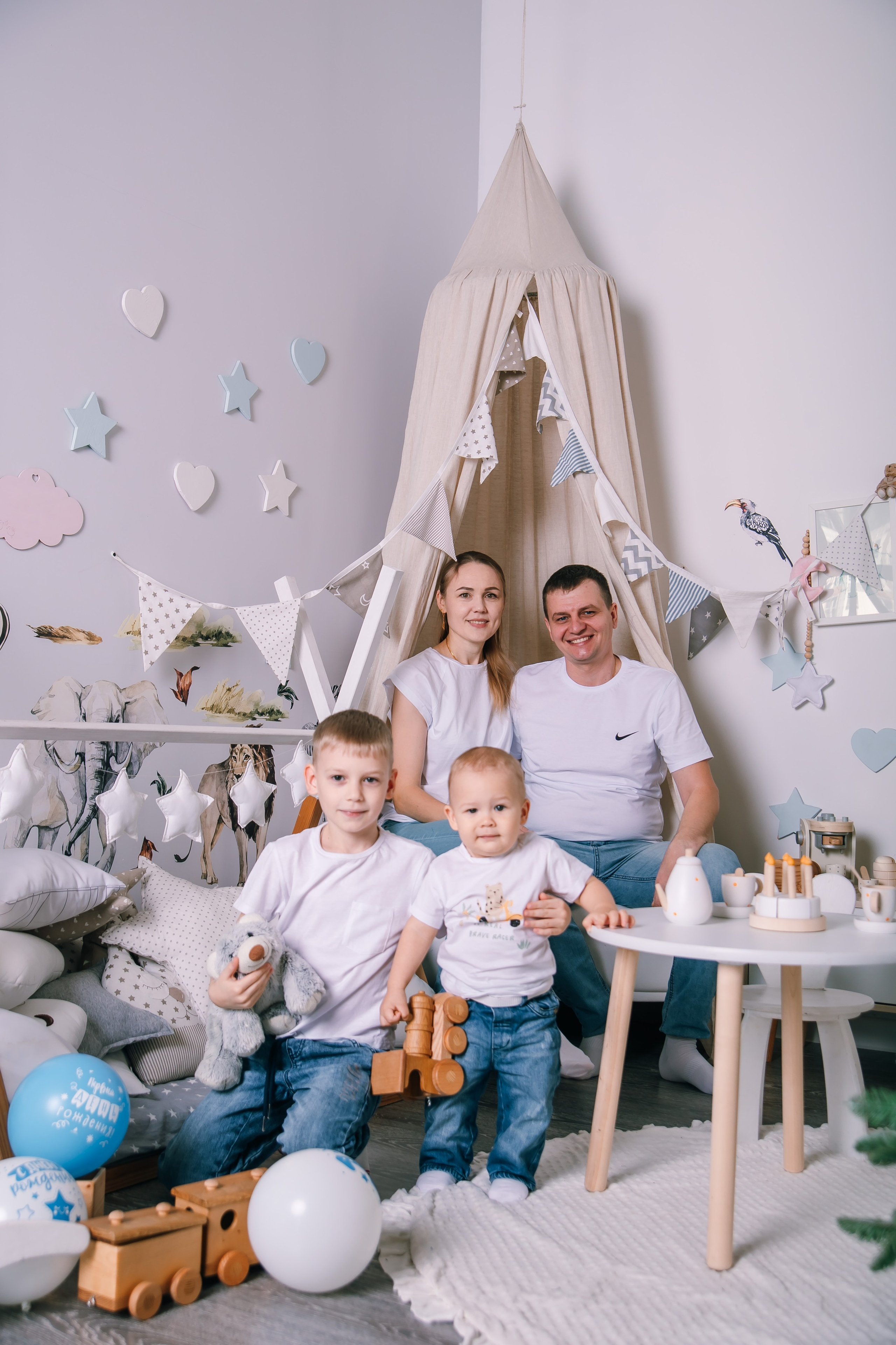 Новогодняя семейная фотосессия. Свадебный, семейный фотограф, контент съёмка. Екатеринбург. Елена Граф