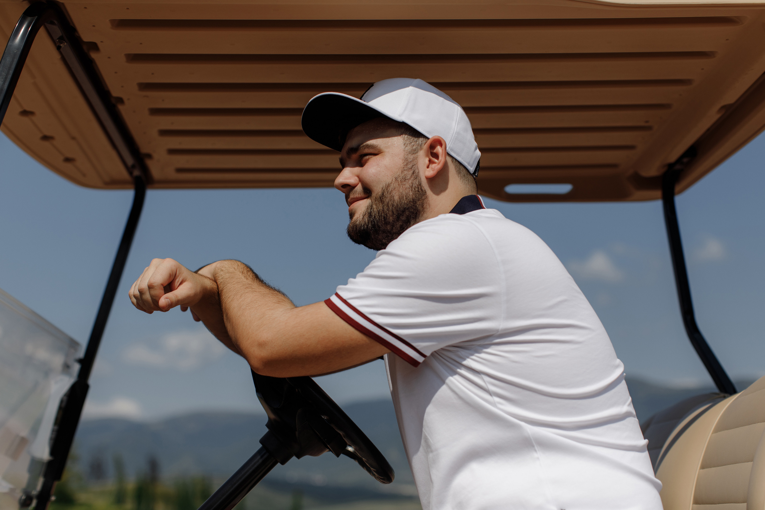 Скрестить клюшки. Никита Погосов