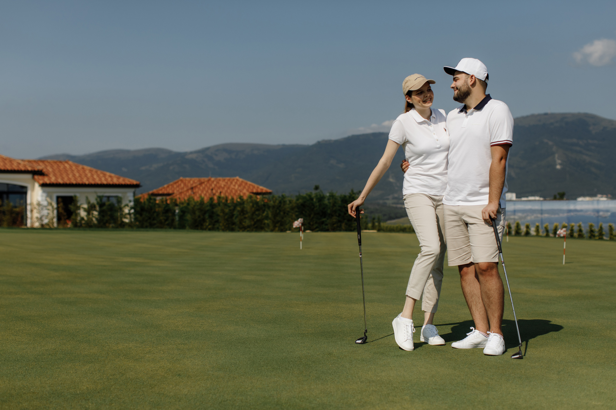 Скрестить клюшки. Никита Погосов