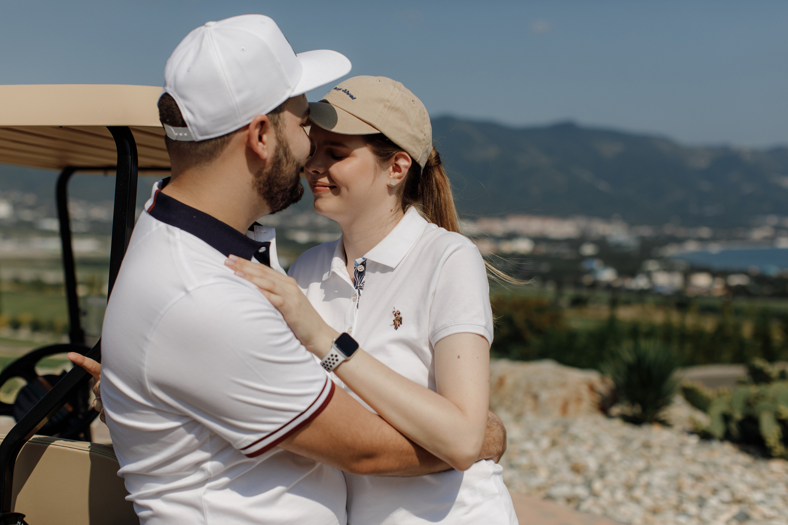 Скрестить клюшки. Никита Погосов