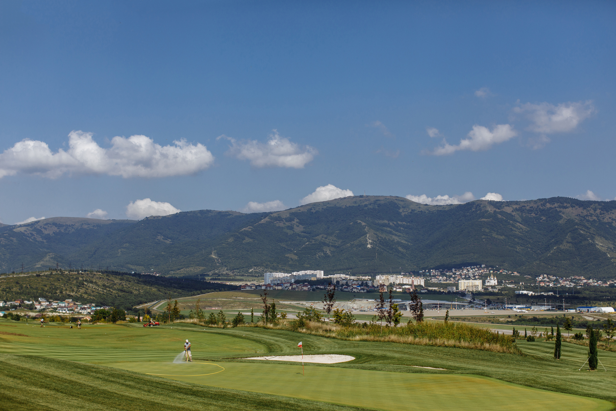 Скрестить клюшки. Никита Погосов