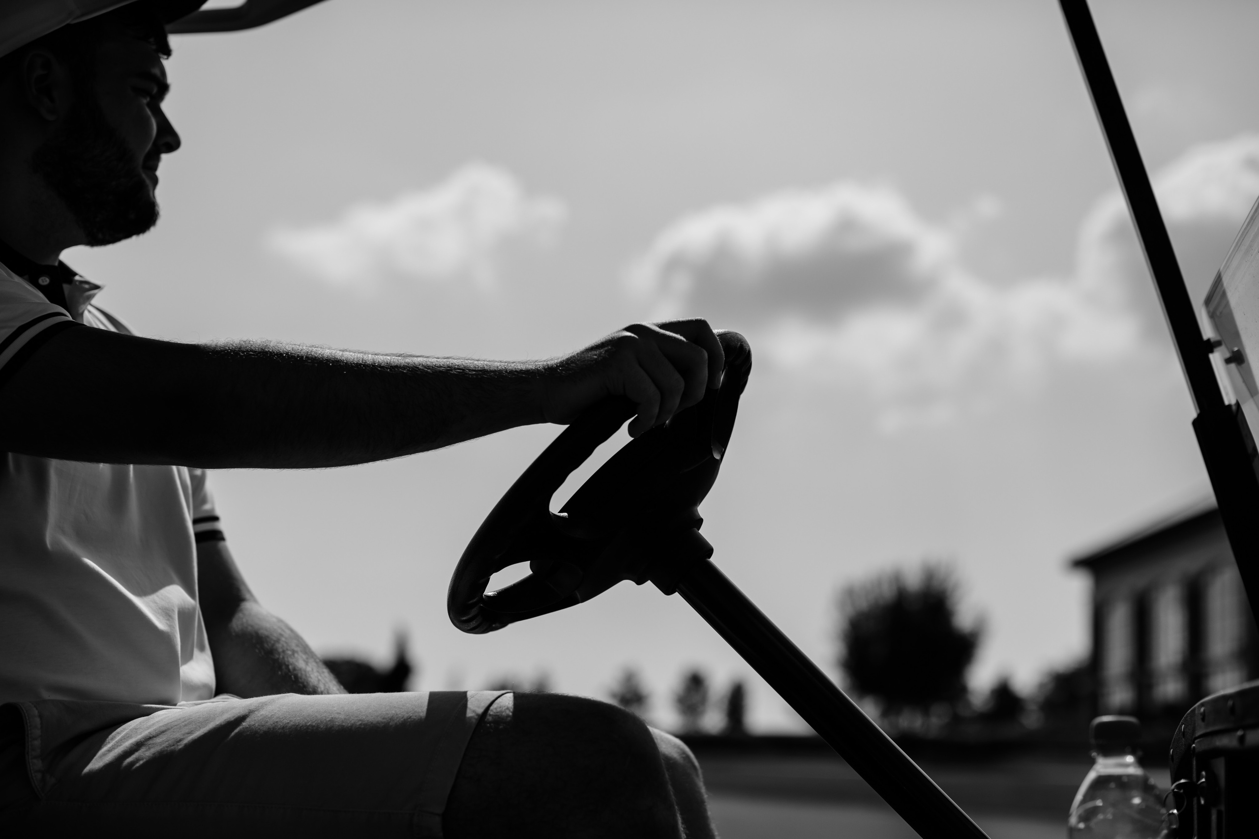 Скрестить клюшки. Никита Погосов