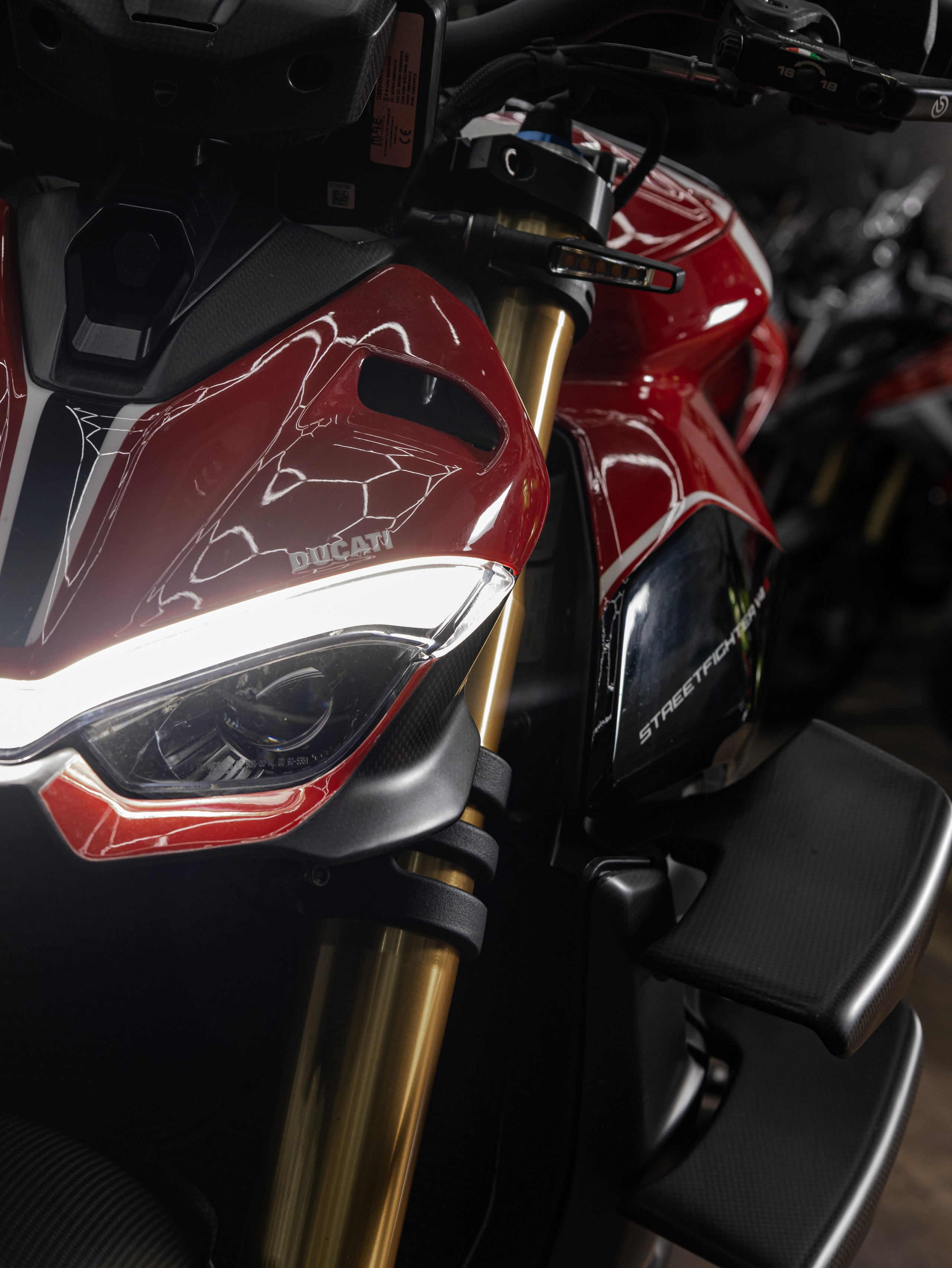 Фотосессия с мотоциклами и автомобилями. Предметный фотограф в Москве и Московской области