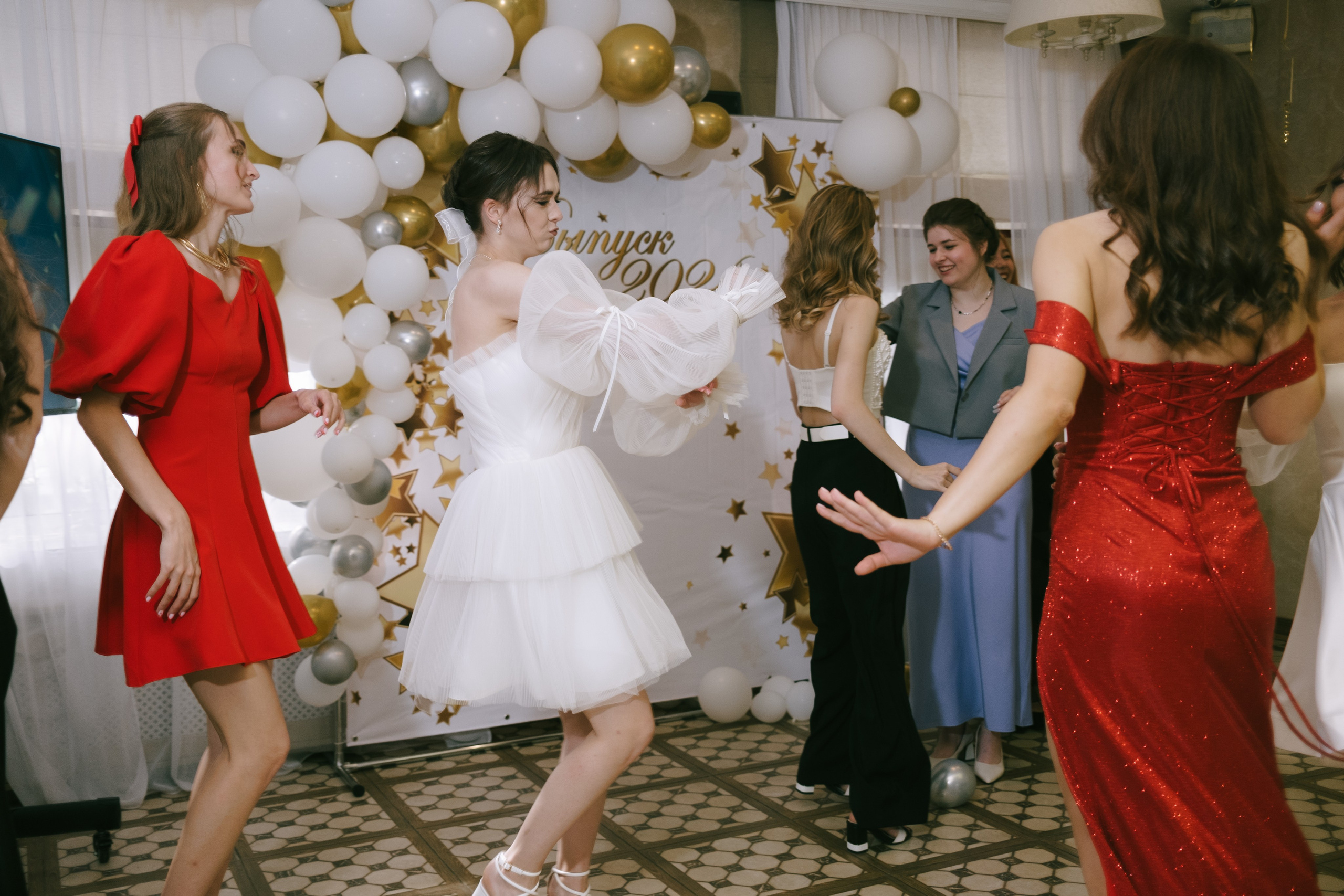 Выпускной школа 33. Свадебный и репортажной фотограф Денис Ожигин в Краснодаре и Краснодарском крае