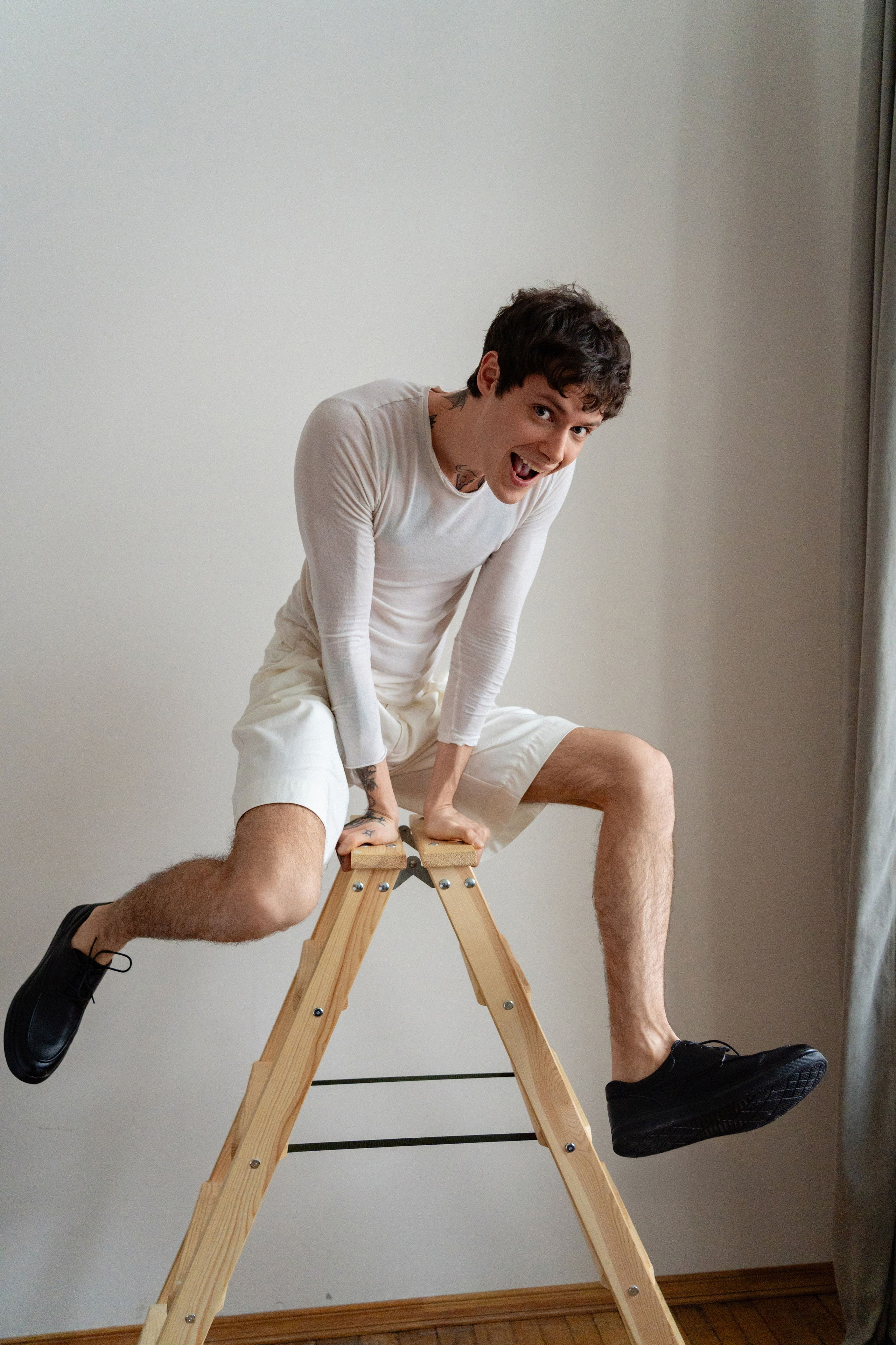 Свадебная фотосессия для пары в квартире