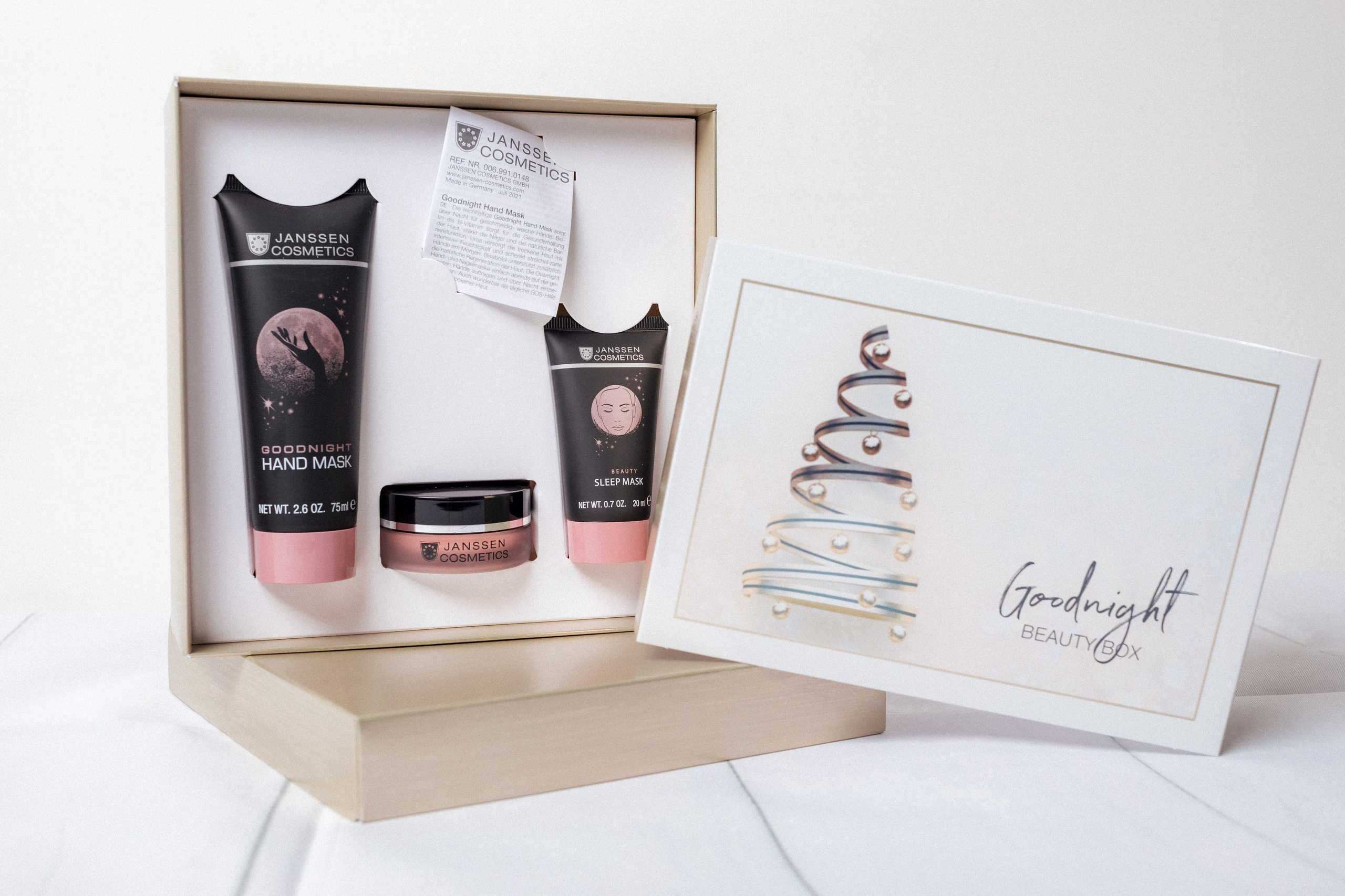 Косметика для салона красоты. Ирина Тихонова — фотограф для детей и коллективов в Москве