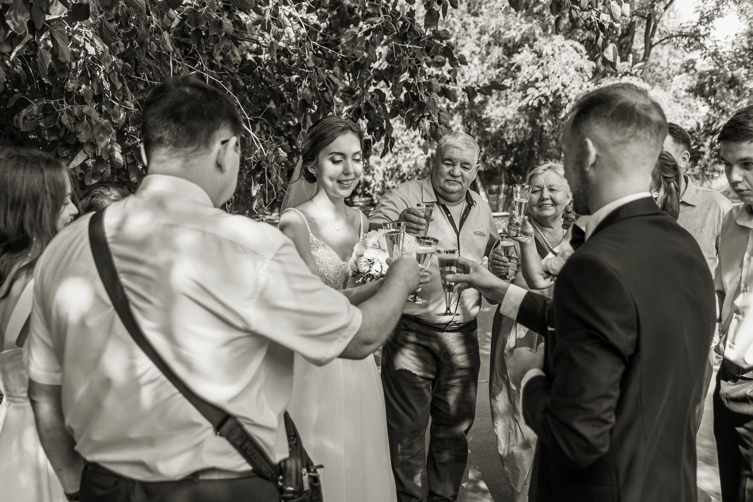 Свадебная прогулка Екатерины и Евгения. Свадебная фотография. Арина Рубах