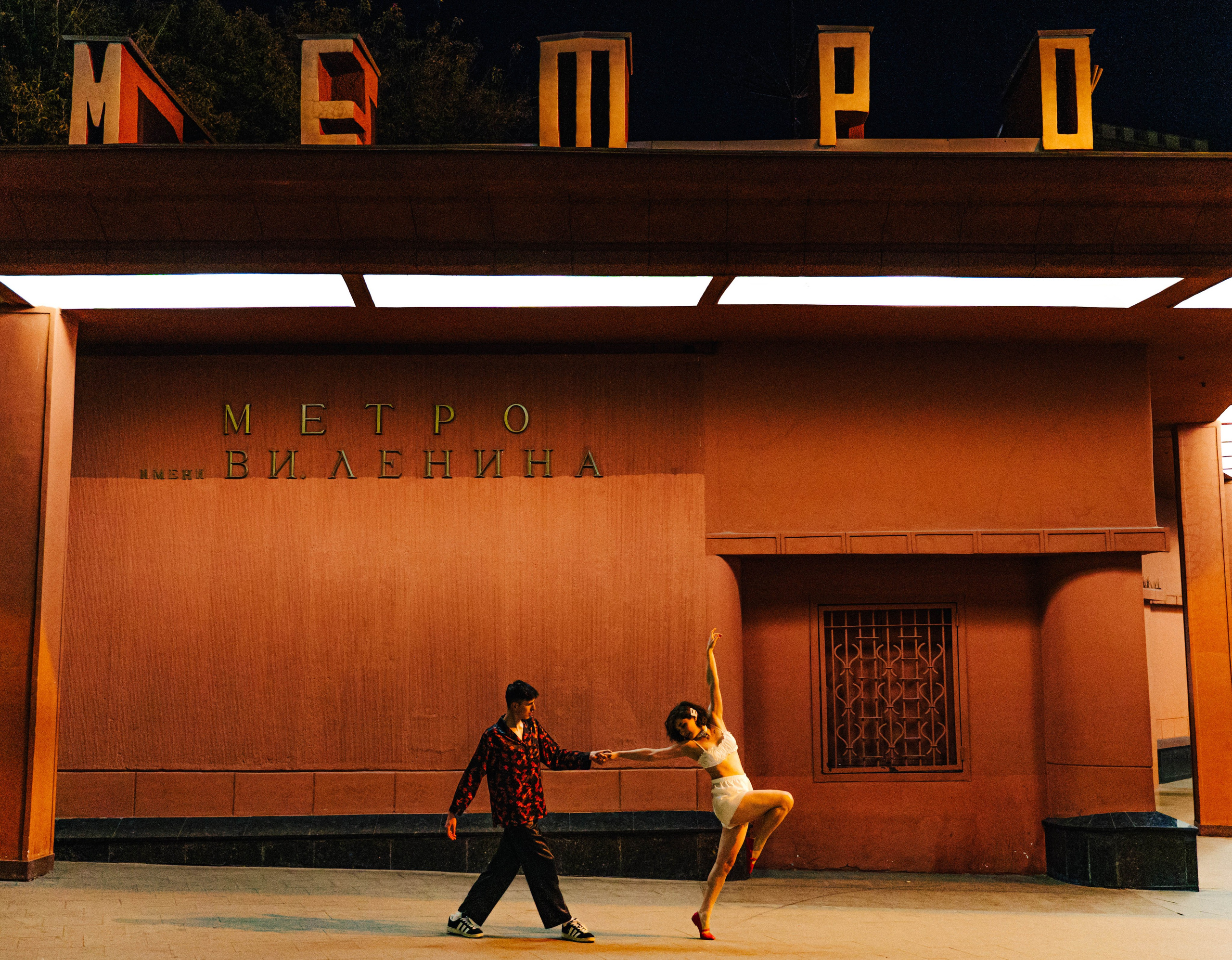 Ночь в метро. Портретный фотограф в Москве Эмиль Халиков