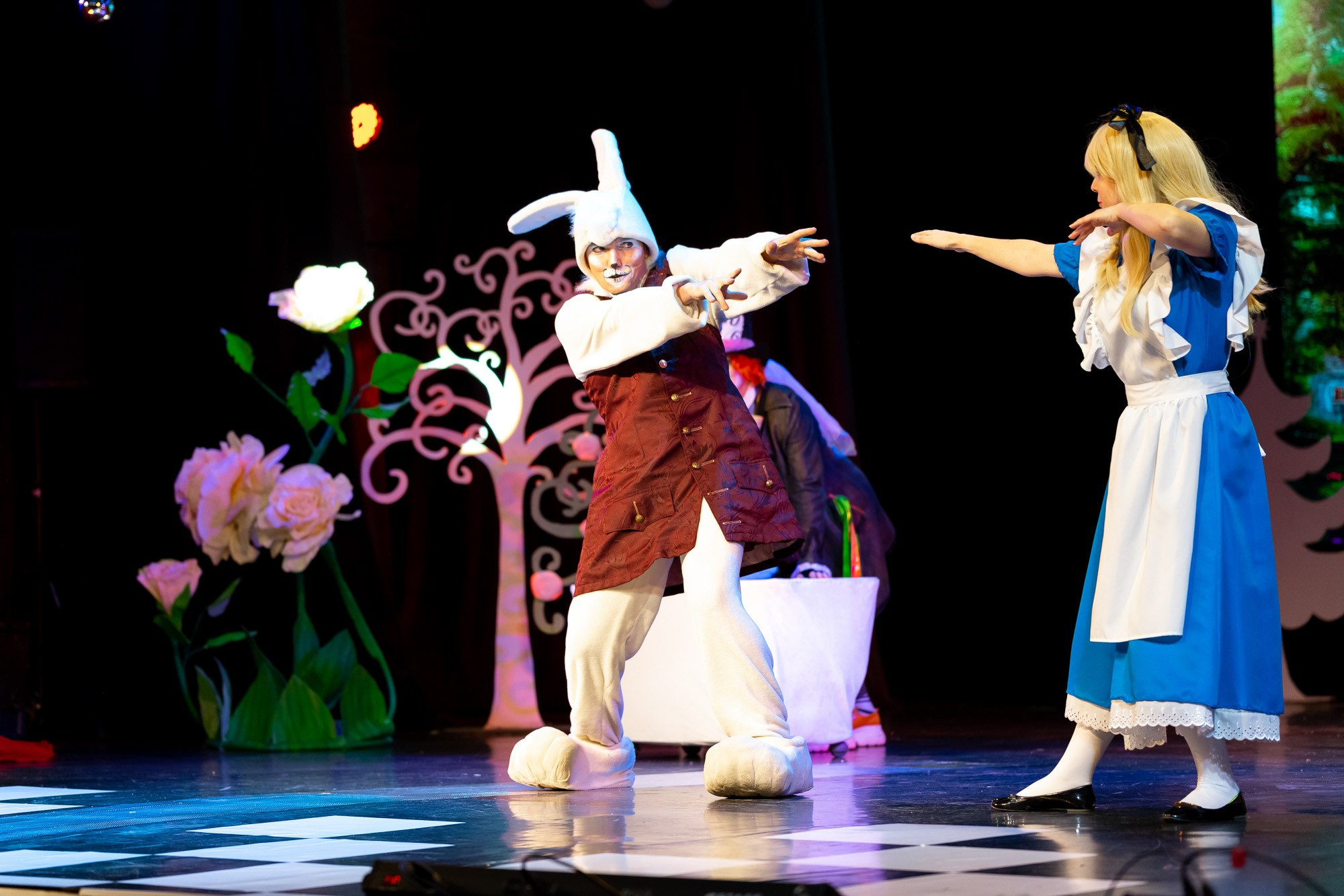 Спектакль в Доме культуры. Андрей Кровлин — фотограф в Славянке