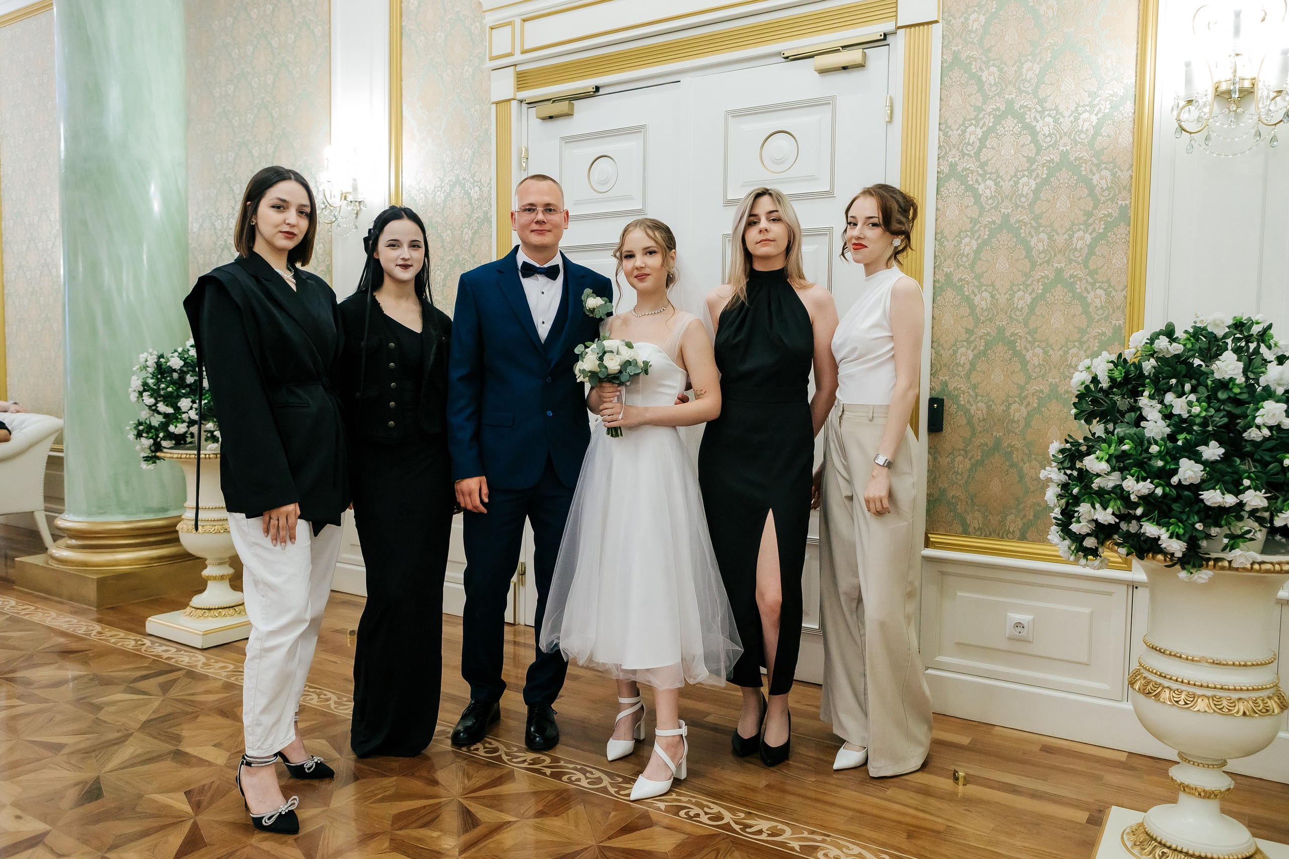 ЗАГС на Малыгина. Фотограф Илья Силин
