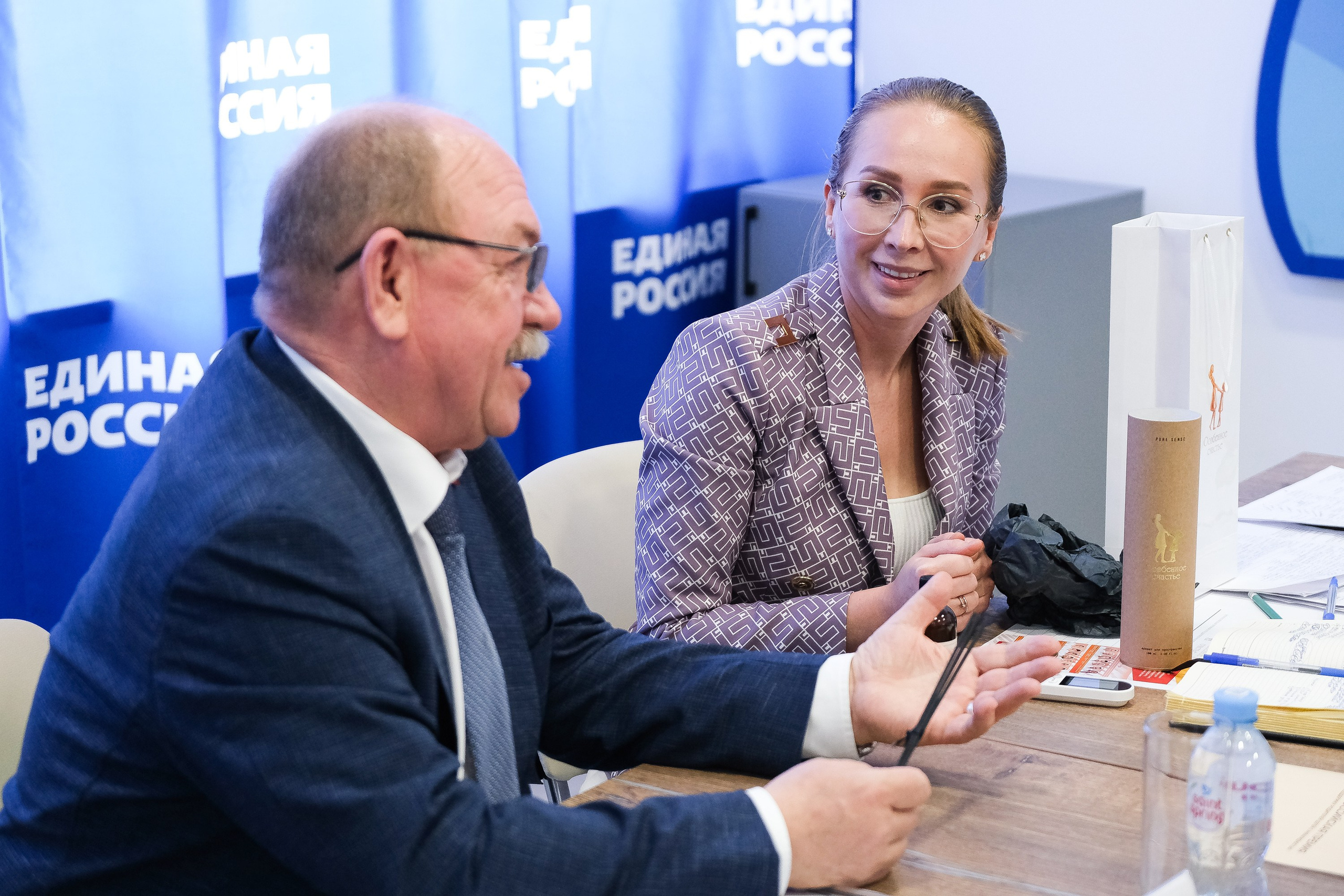 Совещание. Фотограф Анатолий Деникин