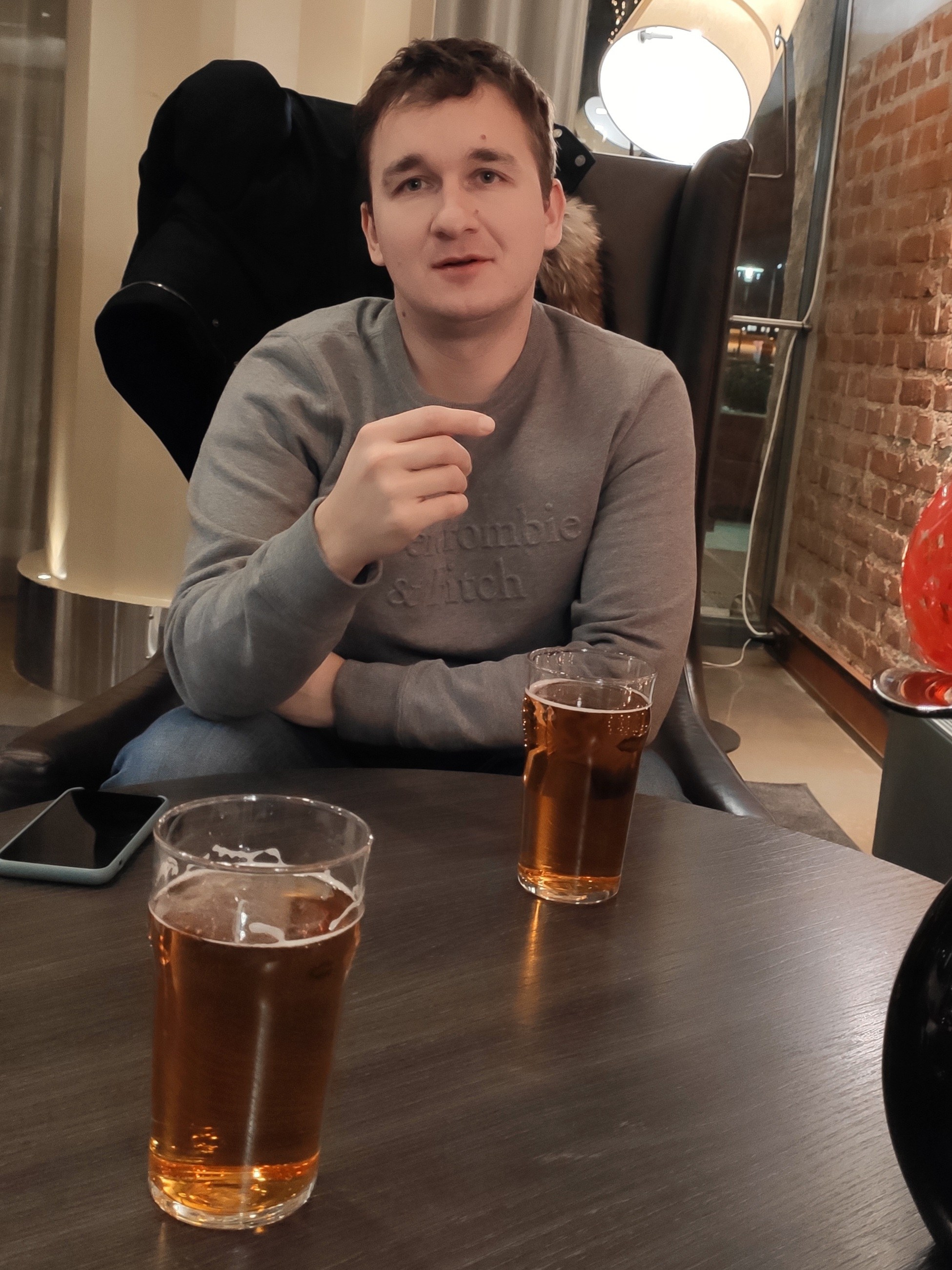 Но Саню они не остановили от удовольствия выпить пива