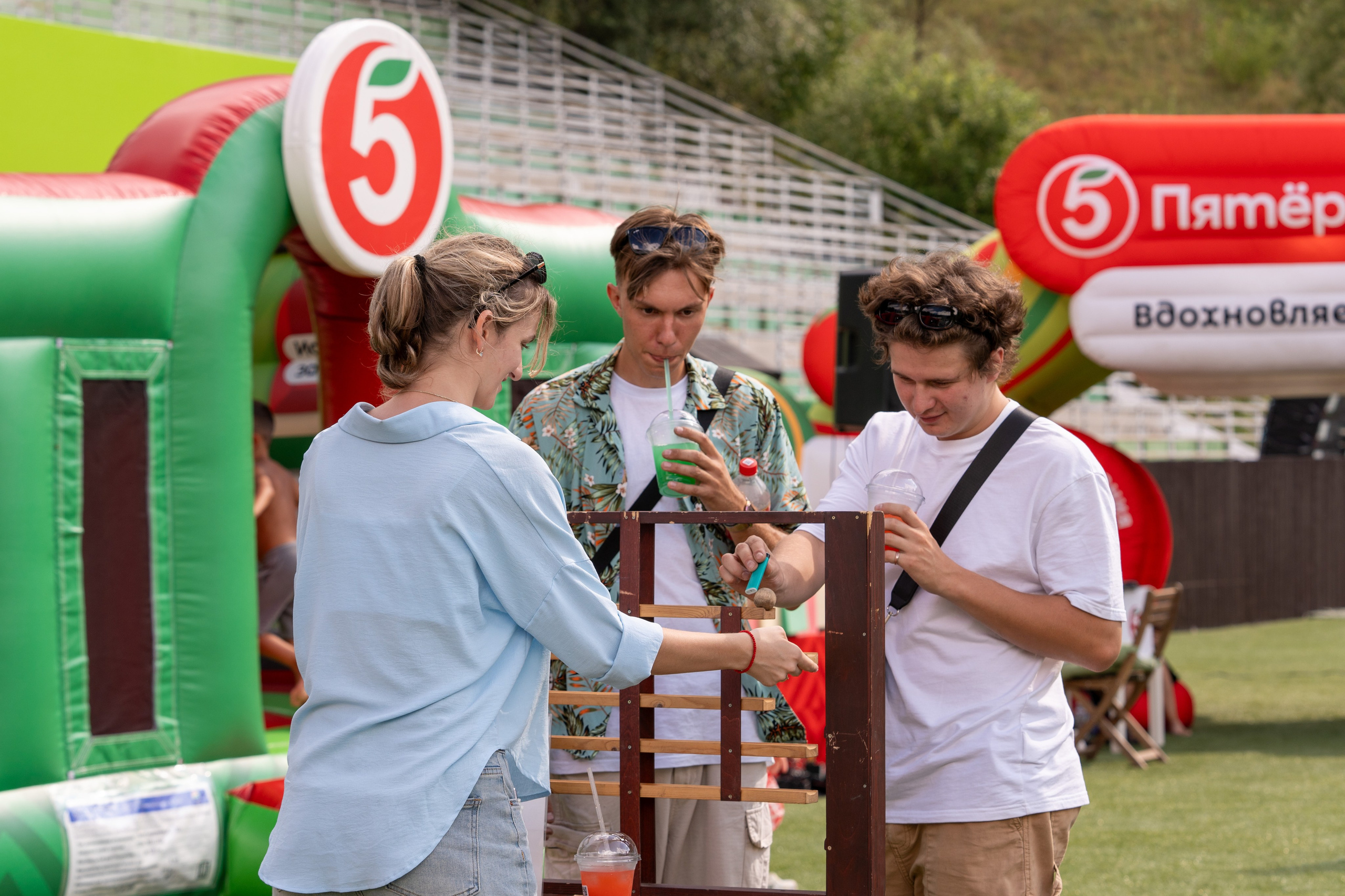 Фотоотчет партнеской интеграции для сети «Пятерочка» на фестивале «Grounded». Репортажный фотограф в Красной Поляне и Сочи Павлюченко Екатерина