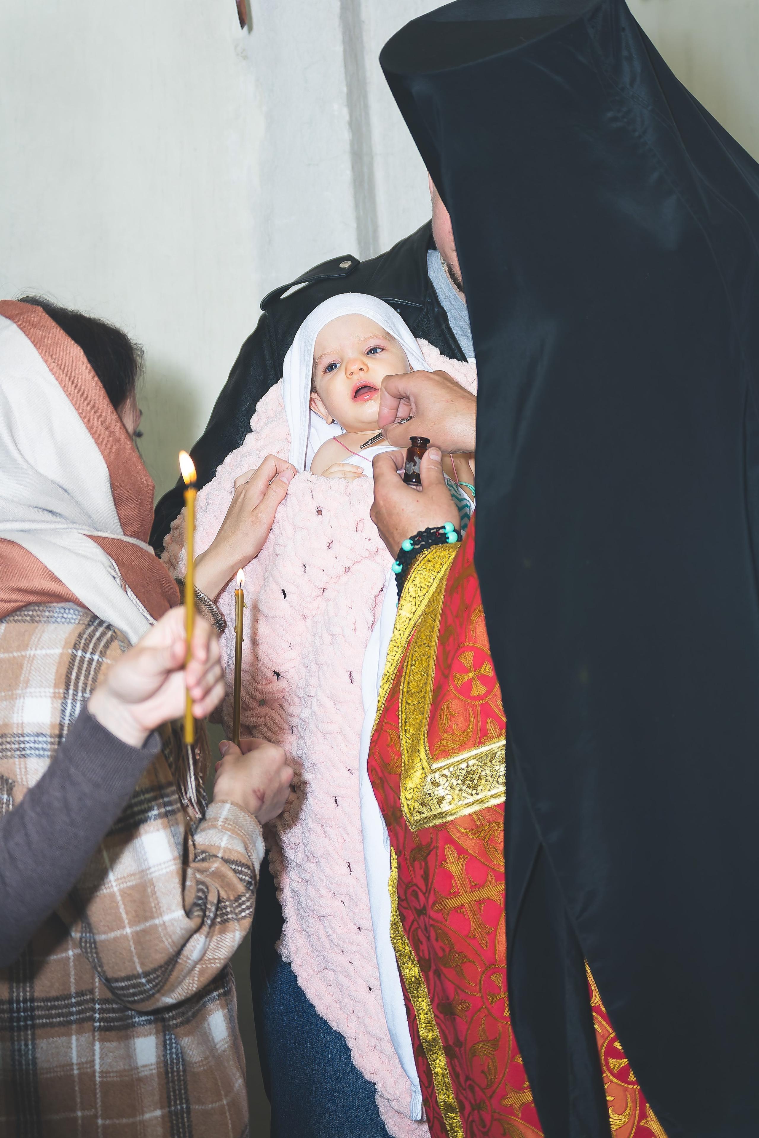 Крещение Ксении в храме Рождества Пресвятой Богородицы д. Щербинино. Фотограф Евгений Егоров