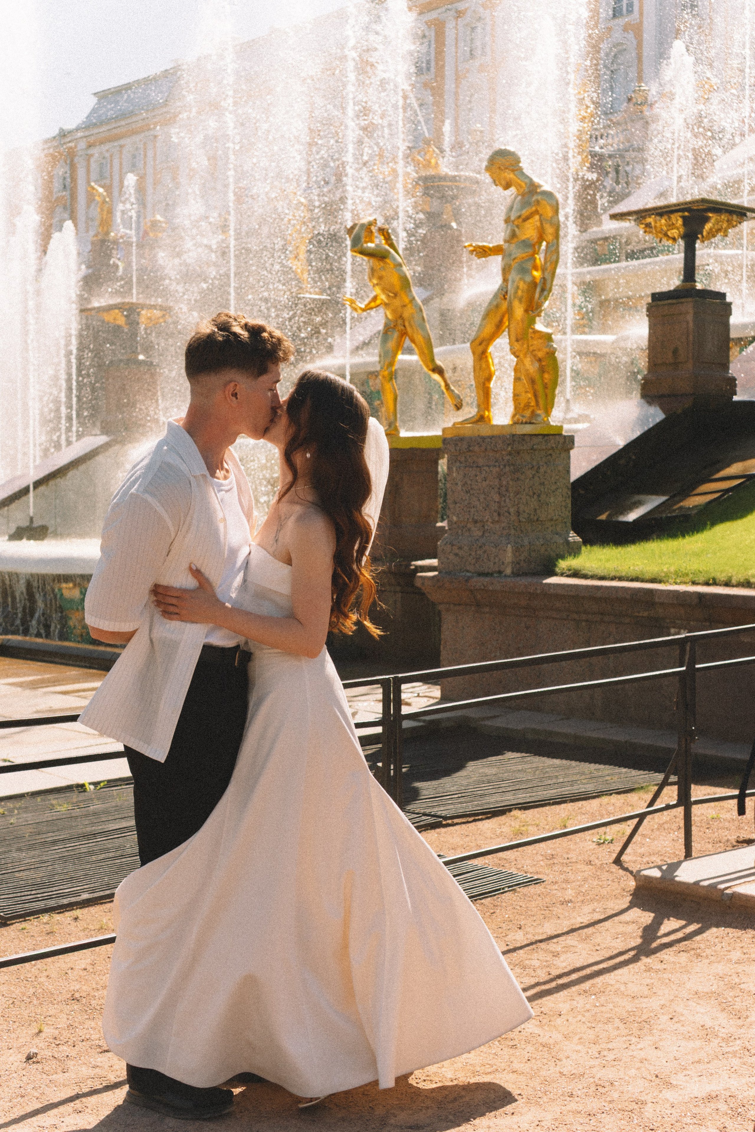 СВАДЕБНАЯ СЬЕМКА В ПЕТЕРГОФЕ И СЬЕМКА РЕПОРТАЖА В ЗАГСЕ ПЕТЕРГОФА. Профессиональный фотограф, Санкт-Петербург — Виктория Богомолова