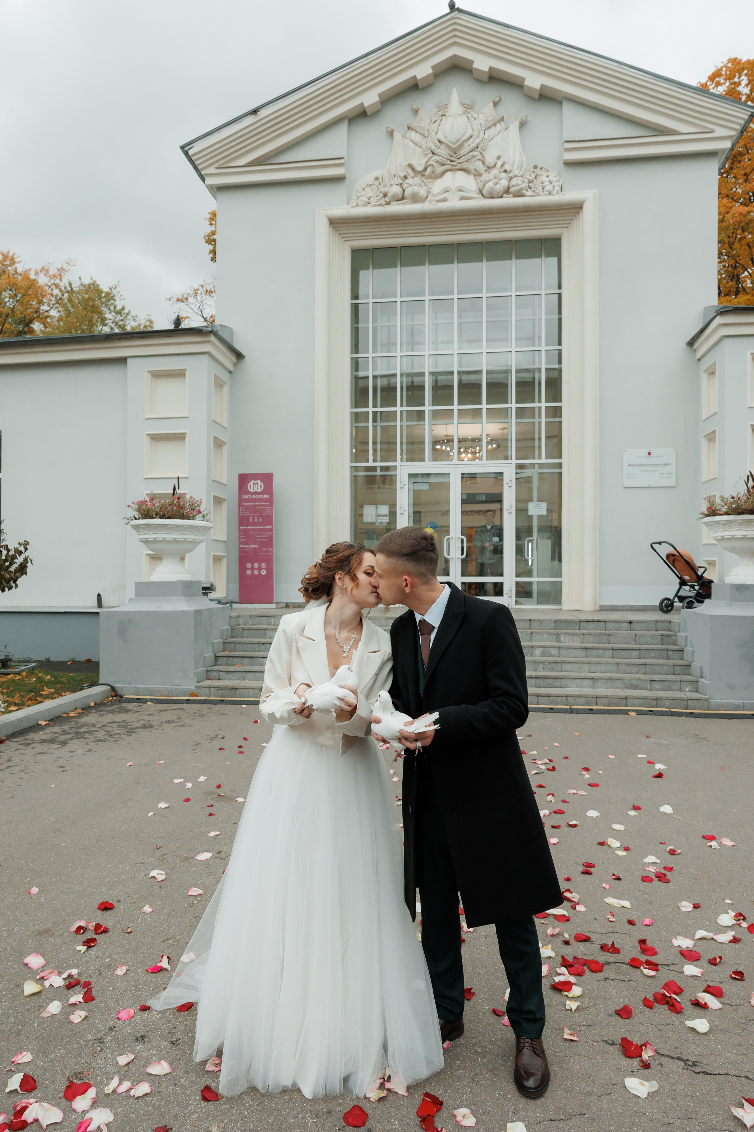 Константин и Дарья, ЗАГС ВДНХ, отель Soluxe, ресторан «Антик». Свадебный и репортажный фотограф (Москва, Королев и другие)