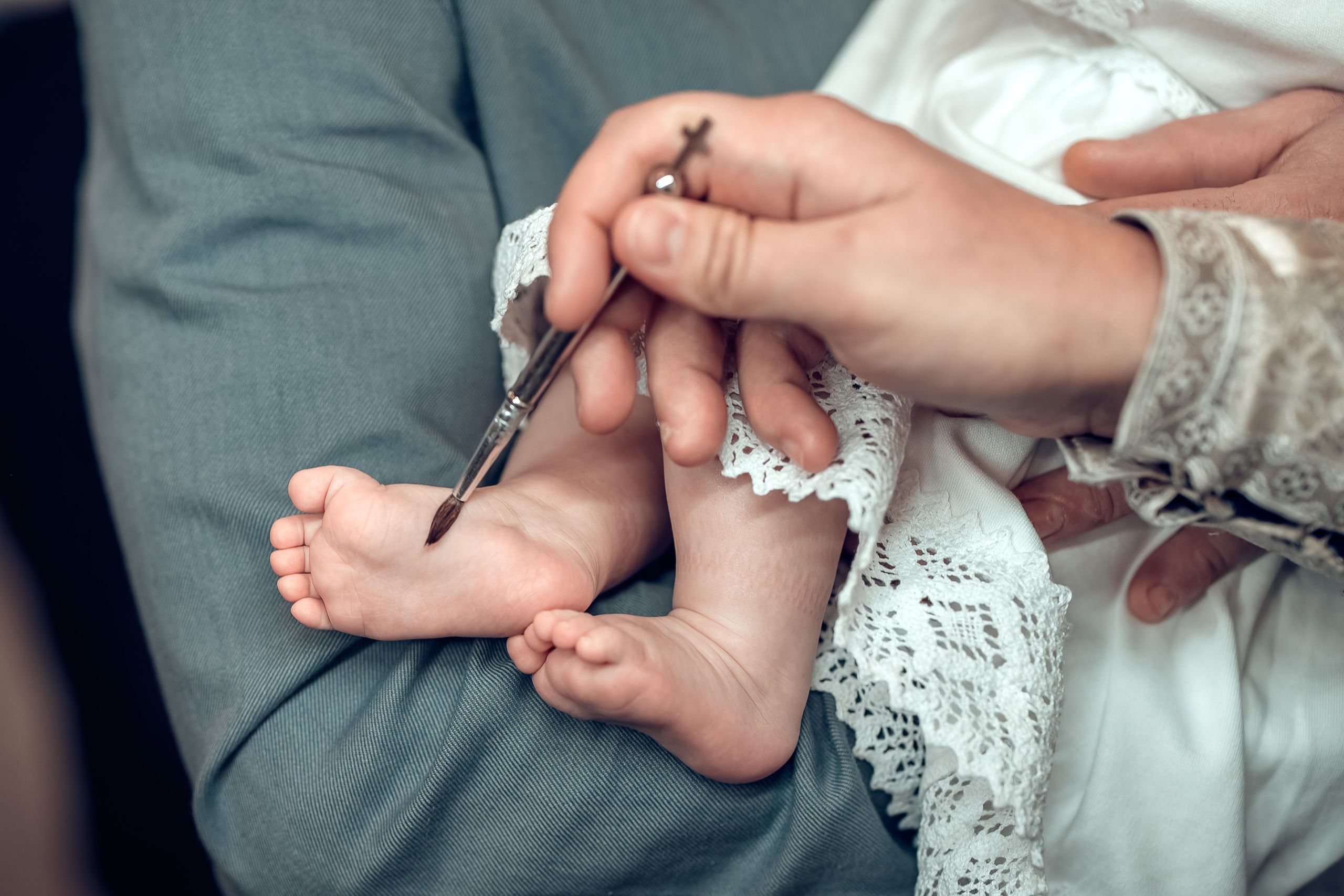 Таинства Крещения и Венчания в Старом Осколе. Фотостудия для новорожденных в Старом Осколе Гильфановых Юрия и Ольги