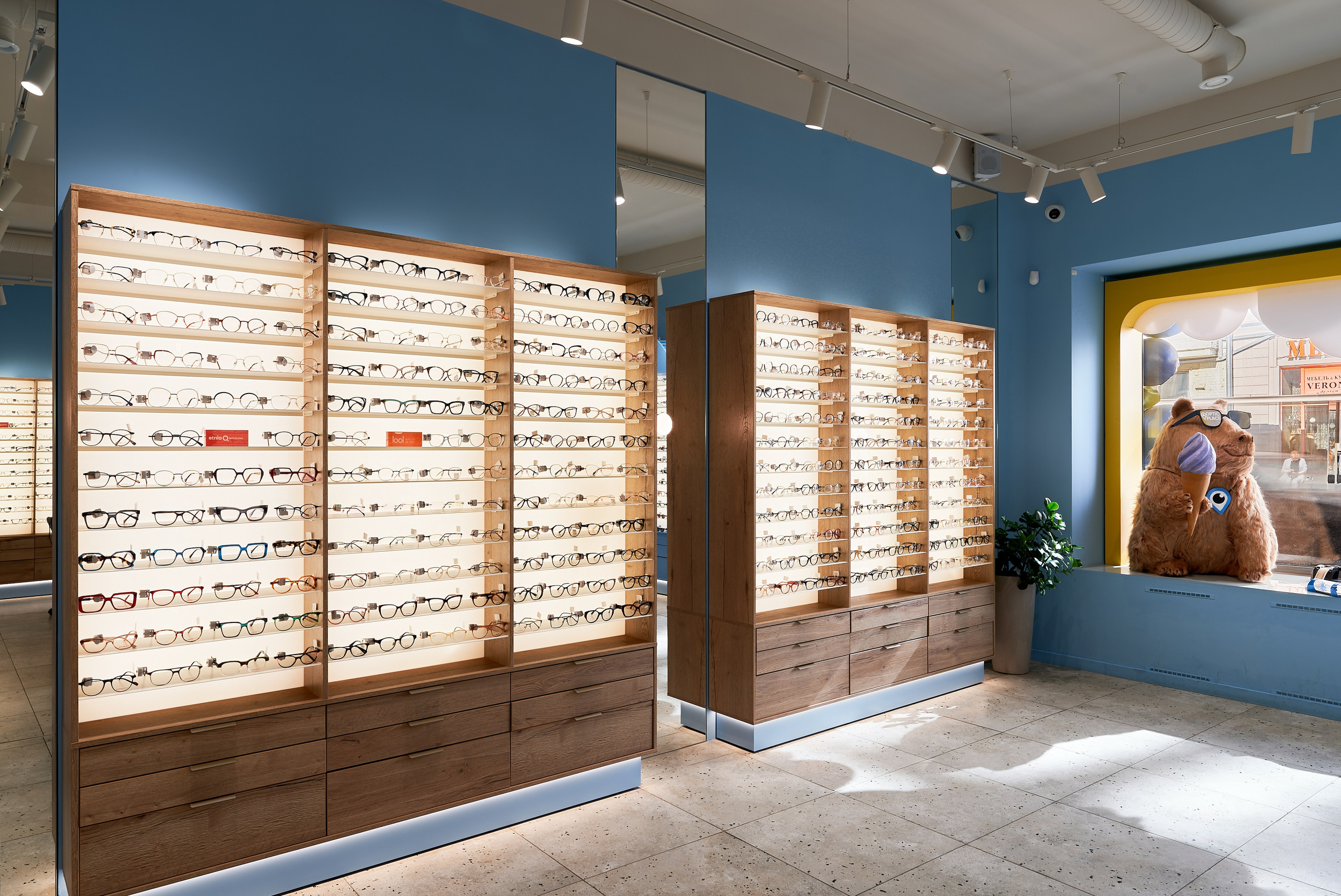 Небесно-голубой и капибара: оптика в Москве (Публикация My Decor). Бояршинов Антон Интерьерный фотограф/видеограф Москва