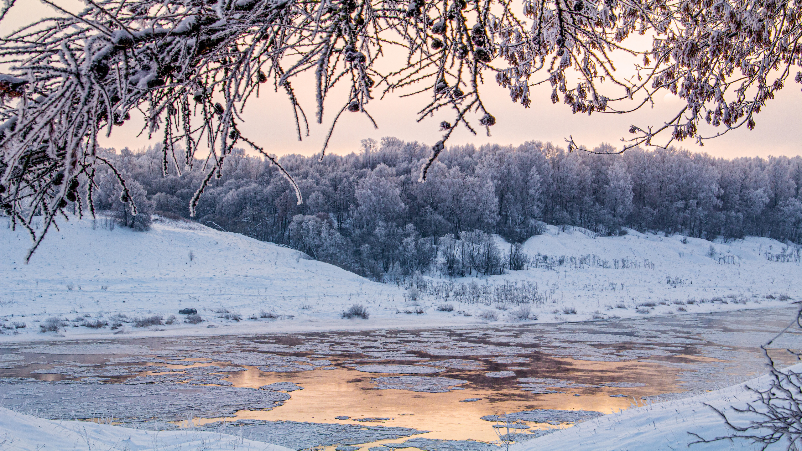 Nature of the Staritsa. Winter. Site of landscape photographer Pavel Krainikov