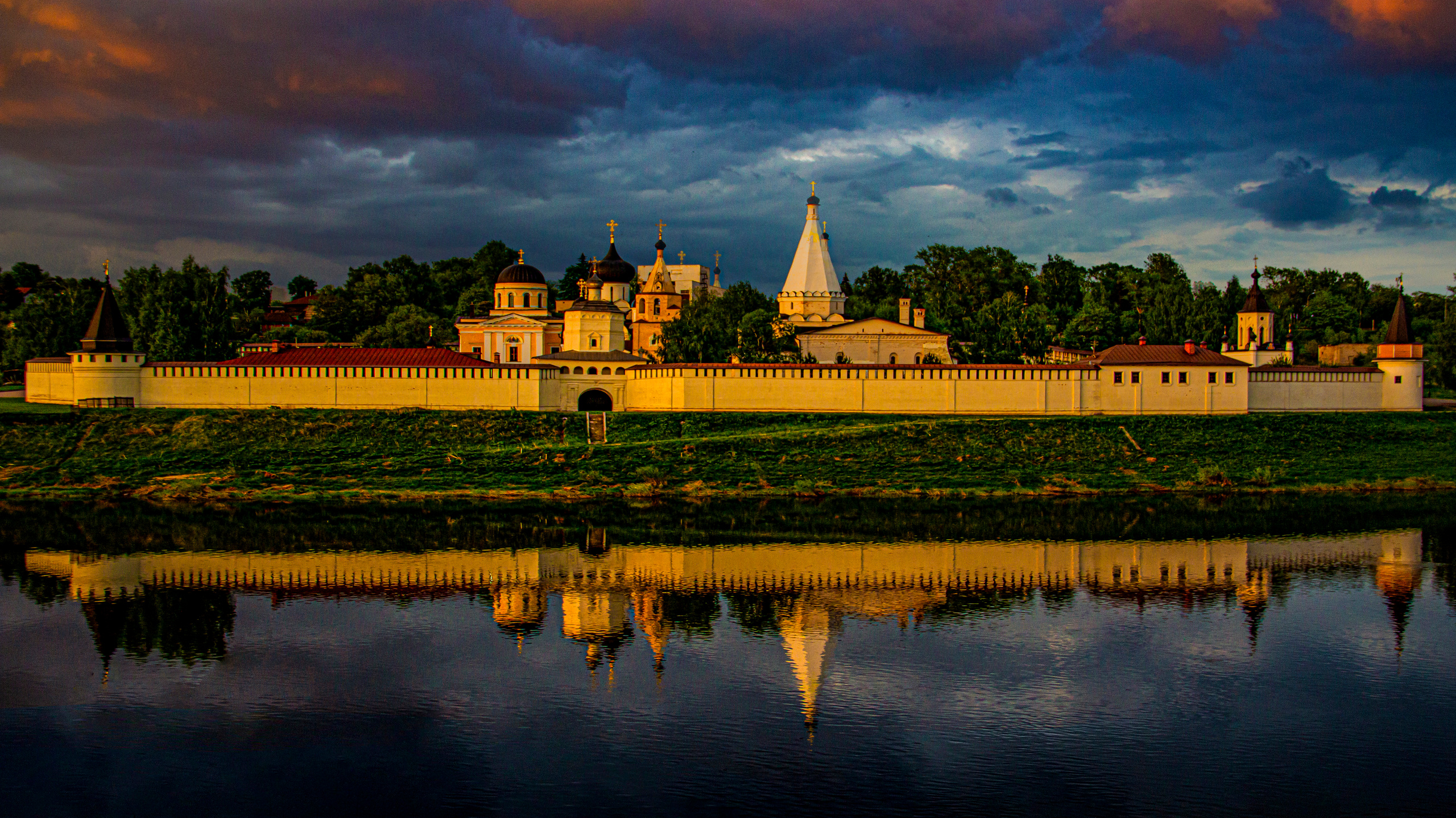 Старица, Старицкий Успенский монастырь. Сайт пейзажного фотографа Павла Крайникова