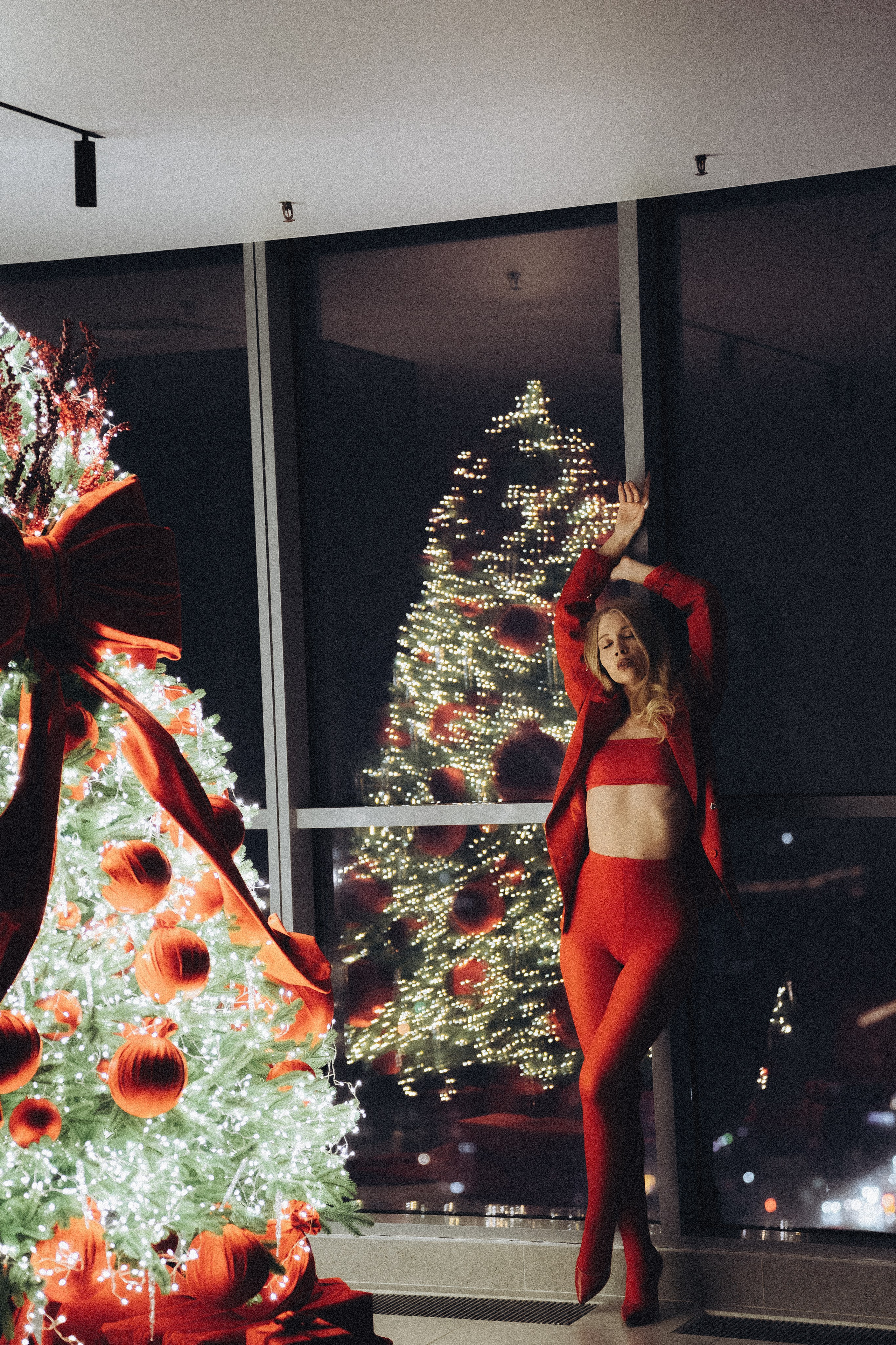 ФОТОСЕССИЯ К НОВОМУ ГОДУ В СТУДИИ С ЕЛОЧКОЙ КРАСИВЫЙ ОБРАЗ. Профессиональный фотограф, Санкт-Петербург — Виктория Богомолова