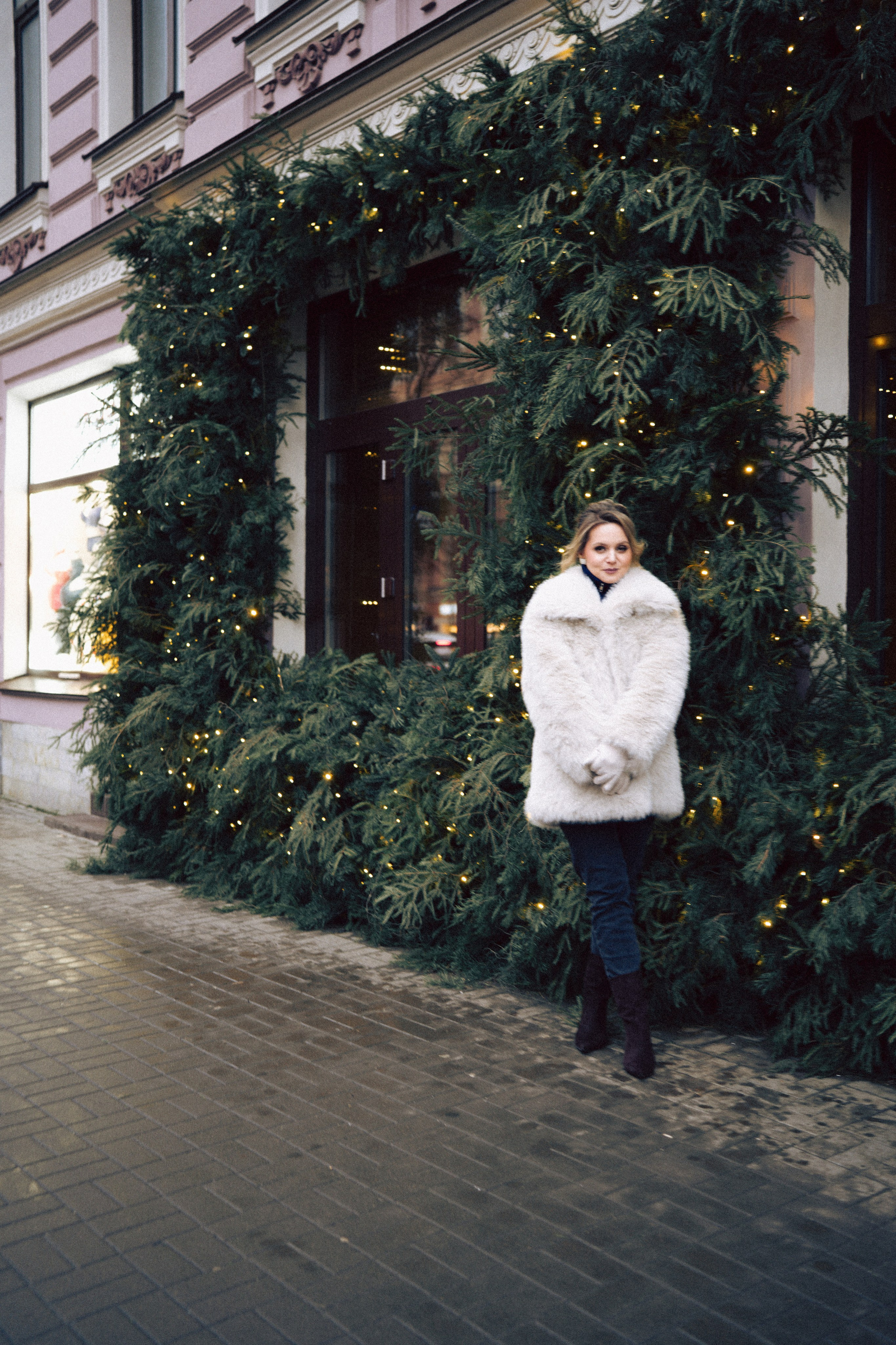 НОВОГОДНЯЯ ФОТОСЕСИИЯ В СТУДИИ ДЛЯ ДЕВУШКИ И ПРОГУЛКА ПО ЧЕРНЫШЕВСКОЙ. Профессиональный фотограф, Санкт-Петербург — Виктория Богомолова