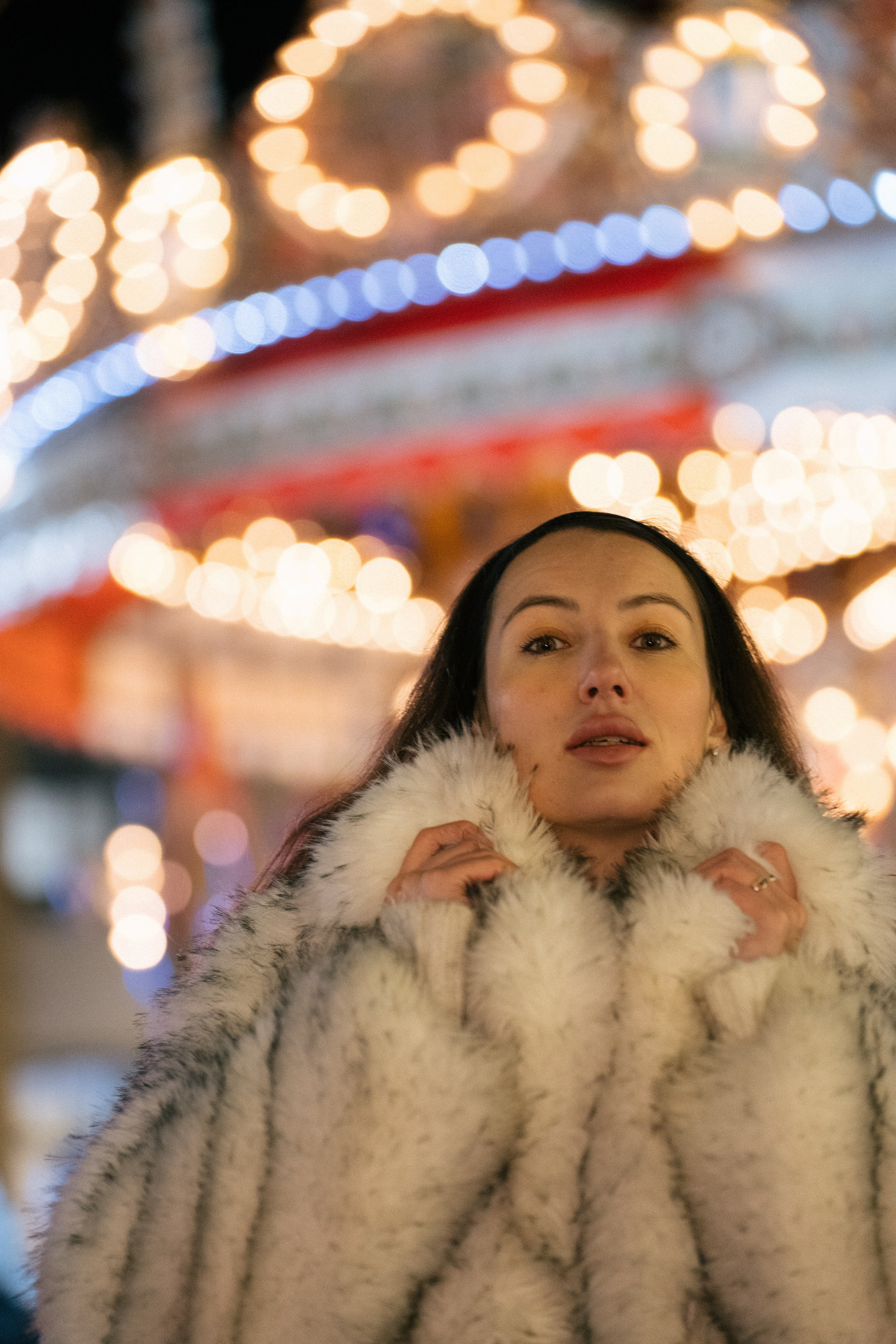 ПРОГУЛКА НА МАНЕЖНОЙ ПЛОЩАДИ ДЛЯ ДЕВУШКИ ПЕРЕД НОВЫМ ГОДОМ (НОВОГОДНЯЯ ФОТОСЕССИИЯ НА МАНЕЖНОЙ ПЛОЩАДИ). Профессиональный фотограф, Санкт-Петербург — Виктория Богомолова