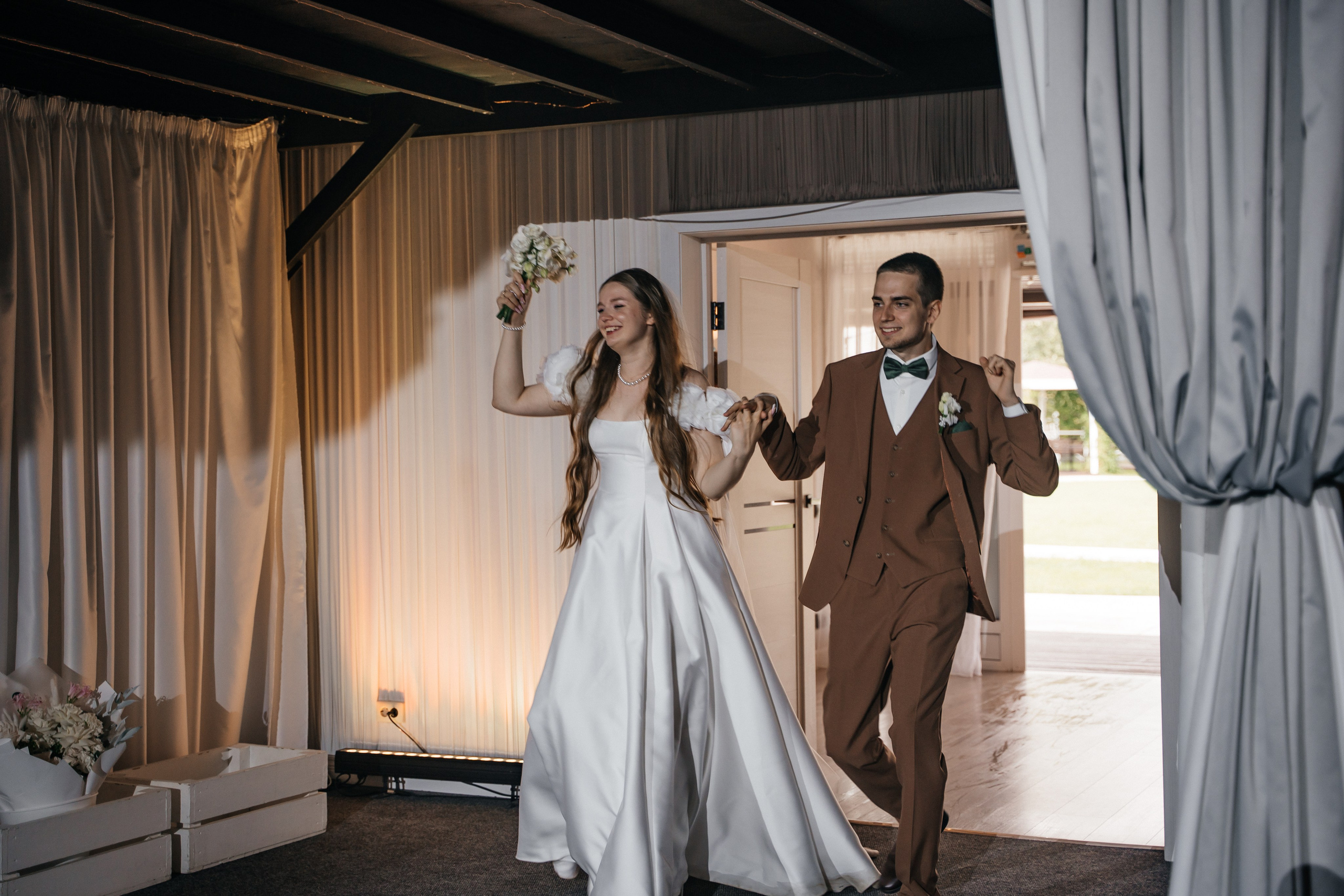 Wedding «Laugh and cry». Свадебные фотограф и видеограф Наталья и Анатолий Новиковы СПб