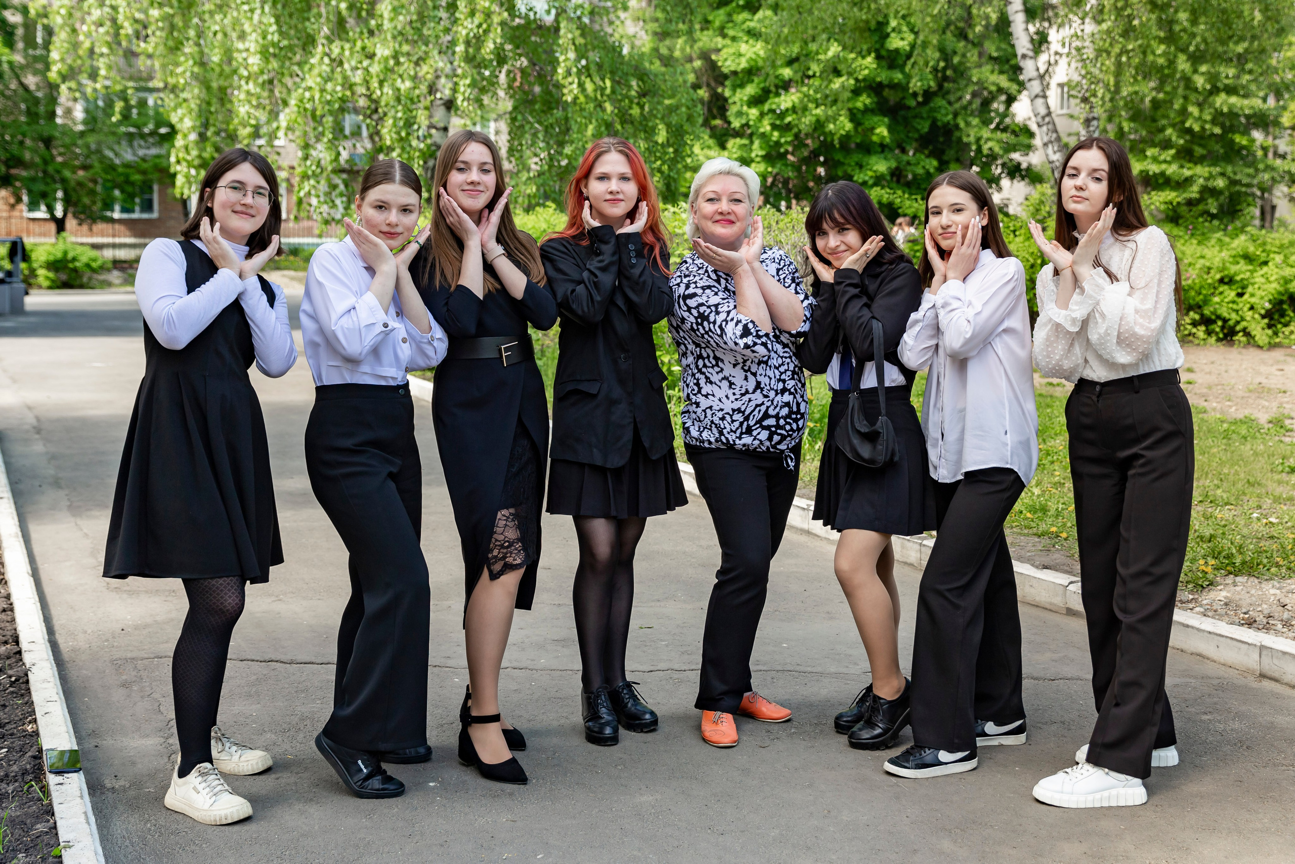 Фотосъемка 9 класс. Свадебный фотограф Марина Суворова и видеооператор Олег Петров