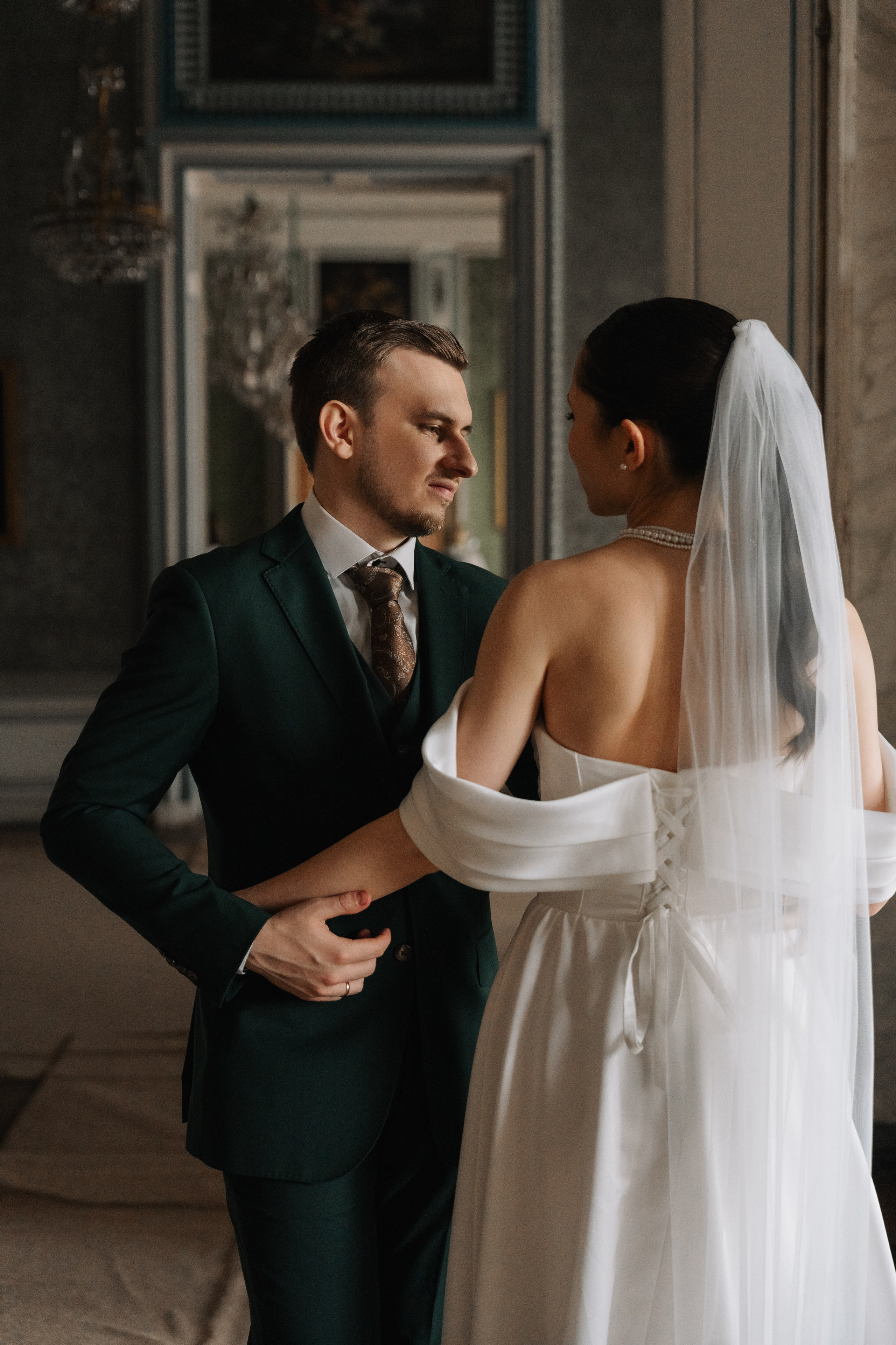 Влад и Илина в Кусково. Свадебный фотограф в Москве Анна Полушина