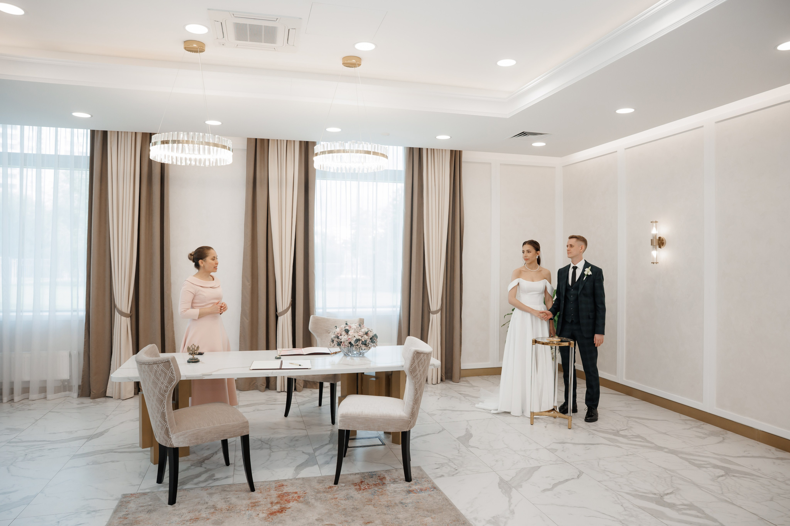 Регистрация в отеле Fish Point, ЗАГС Бутово, прогулка в Остафьево. Свадебный и репортажный фотограф (Москва, Королев и другие)