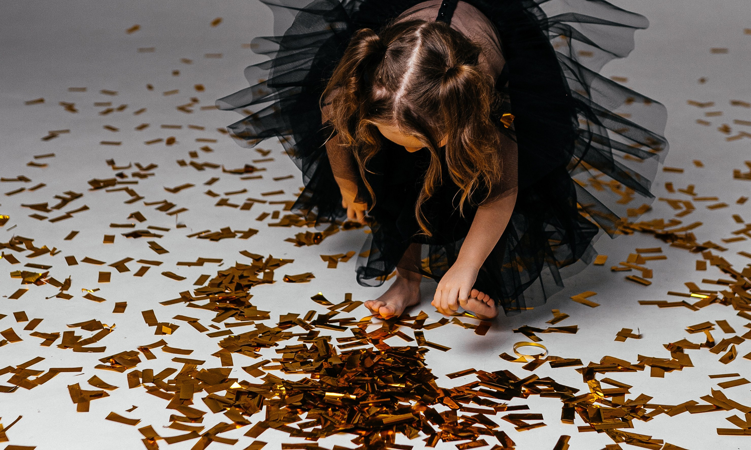 Фотосессия для девочки в платье. Фотограф Ким Наталья в Красноярске