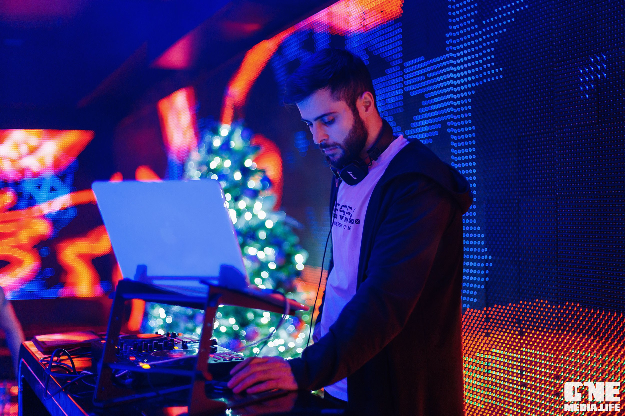 Фоторепортаж из Планеты. One Media Life: фоторепортажи, фотоотчеты с мероприятий и заведений