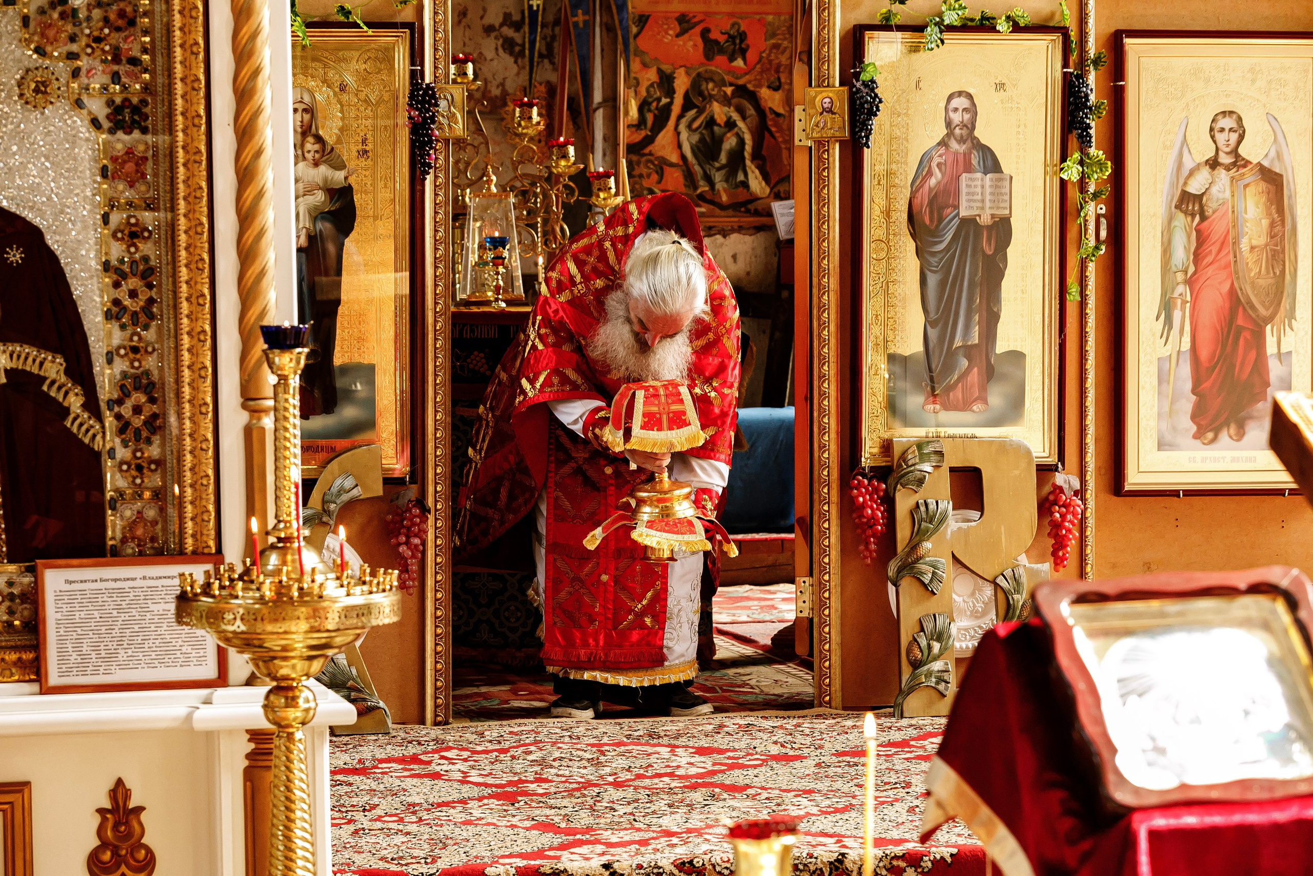 Отец Сергий. Фотограф Андрей Гузеев