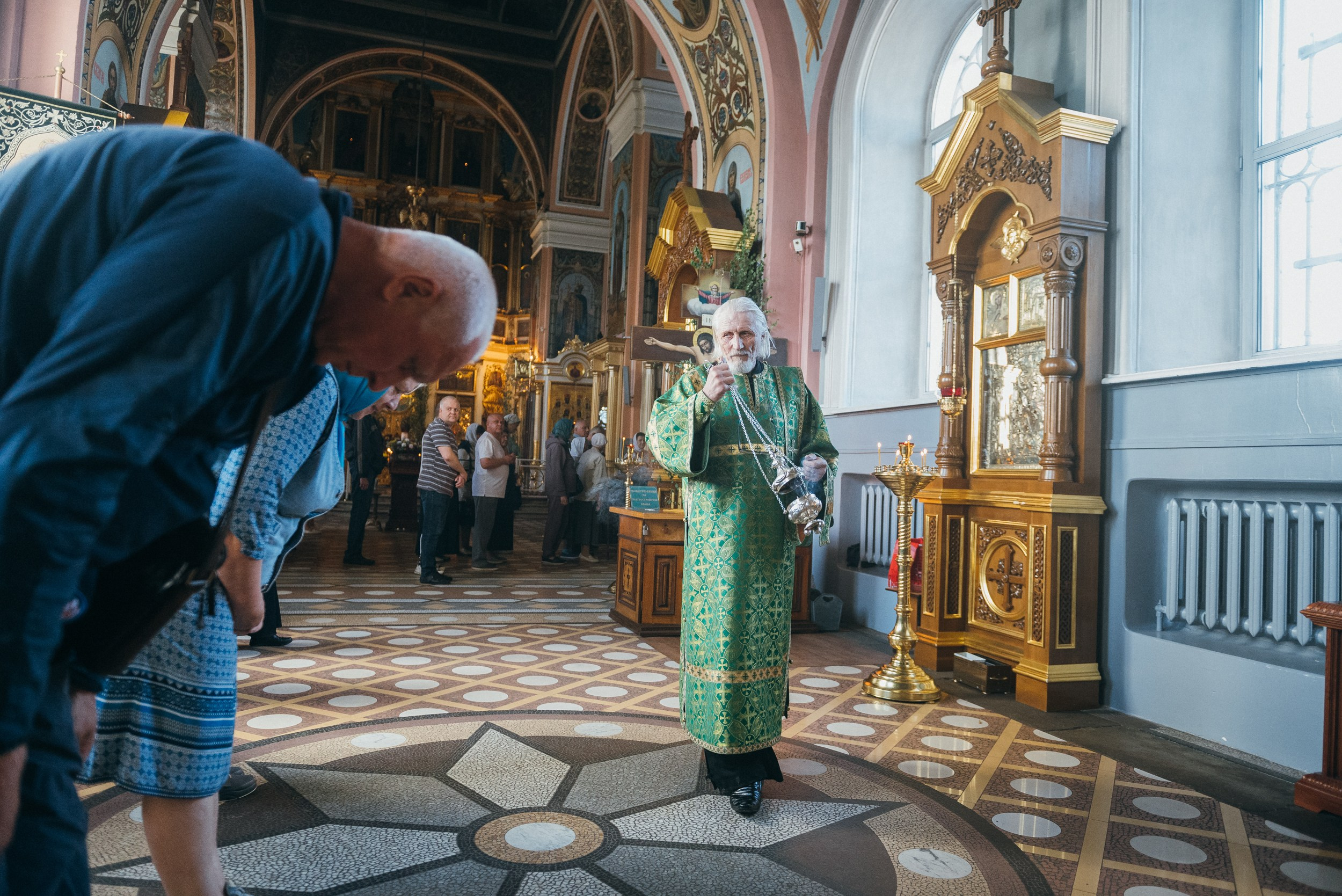 Фоторепортаж, фотосъемка Всенощной службы в праздник Святой Троицы. Семейный фотограф на крещение, венчание в Иваново Галина Скурихина
